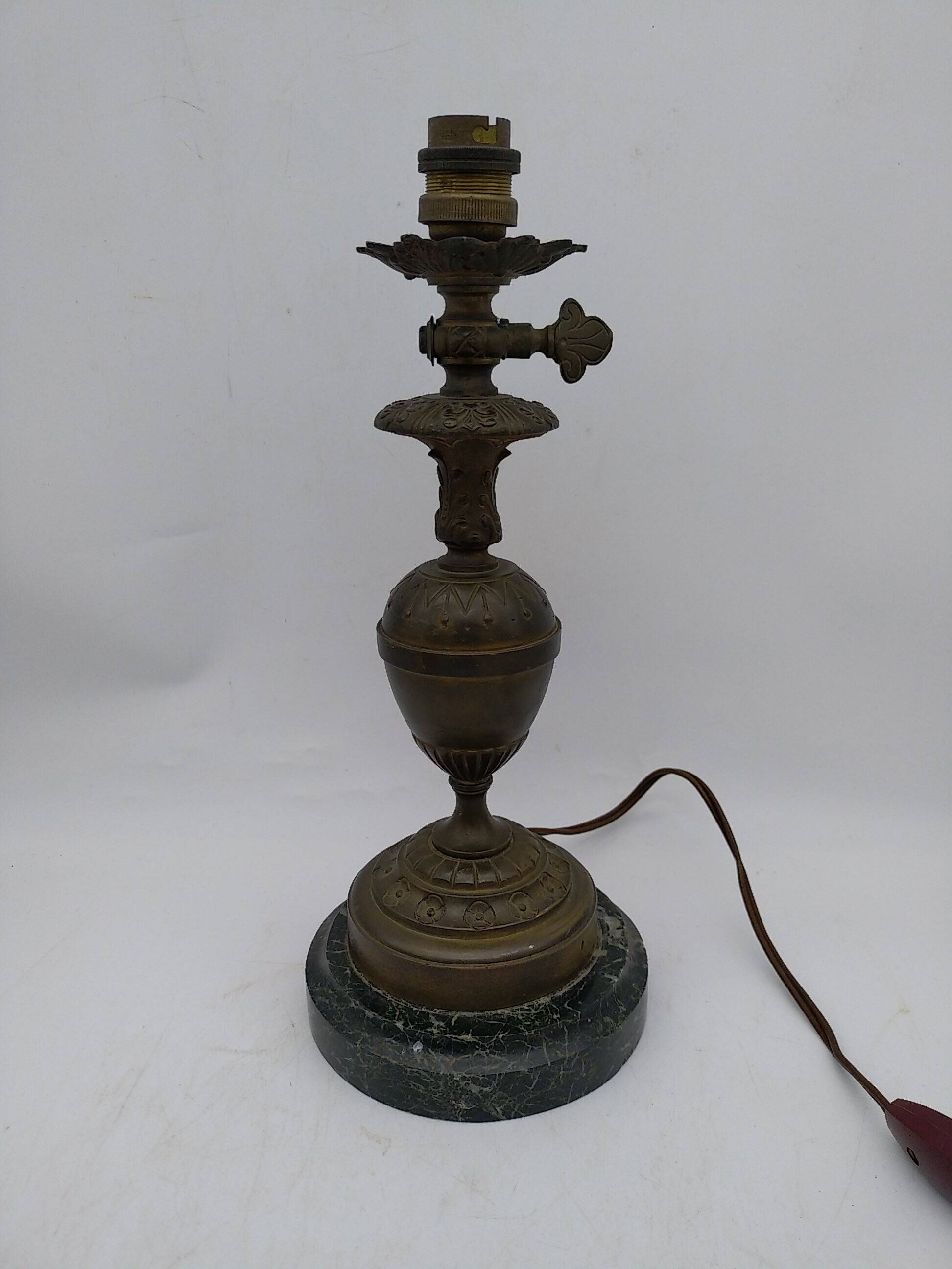 Bronze / brass lamp base, late 19th century.