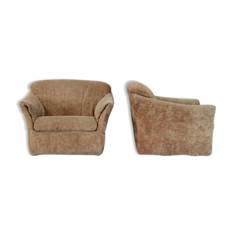 Pair of velvet armchairs "caramel blond" France, circa 1960