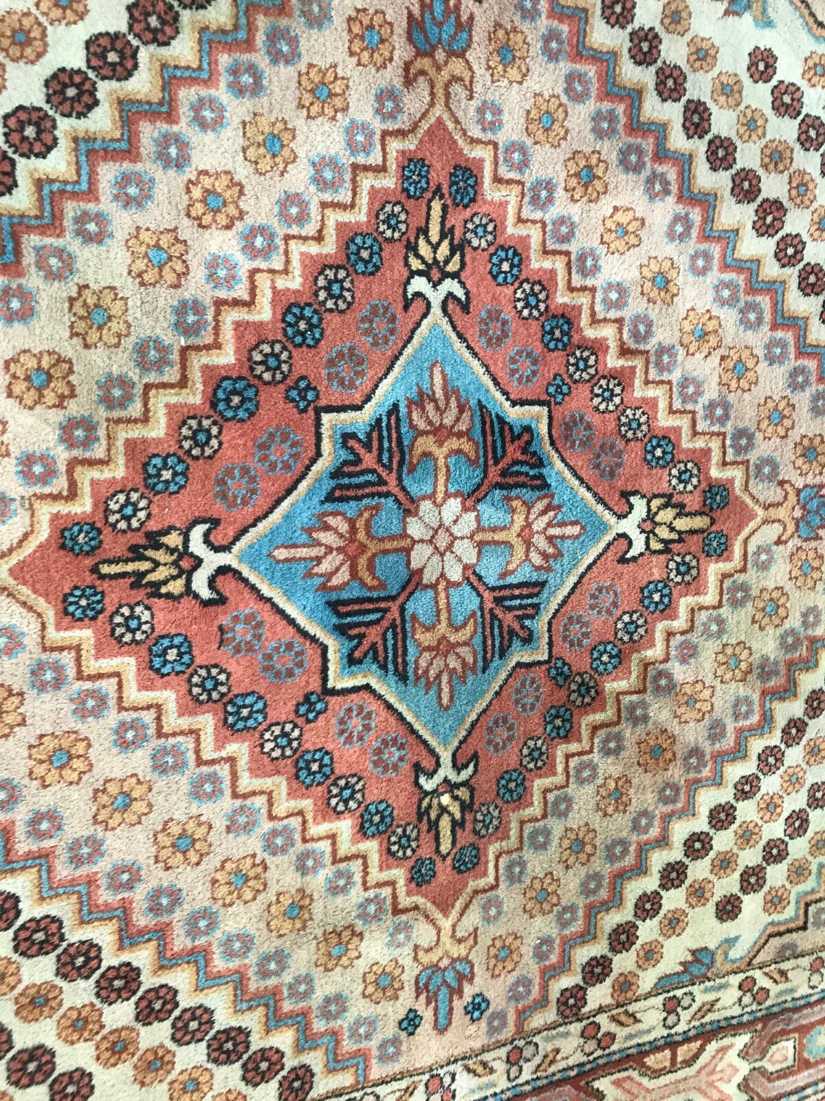 Carpet vintage Sinkiang done hand 178 X 287 CM