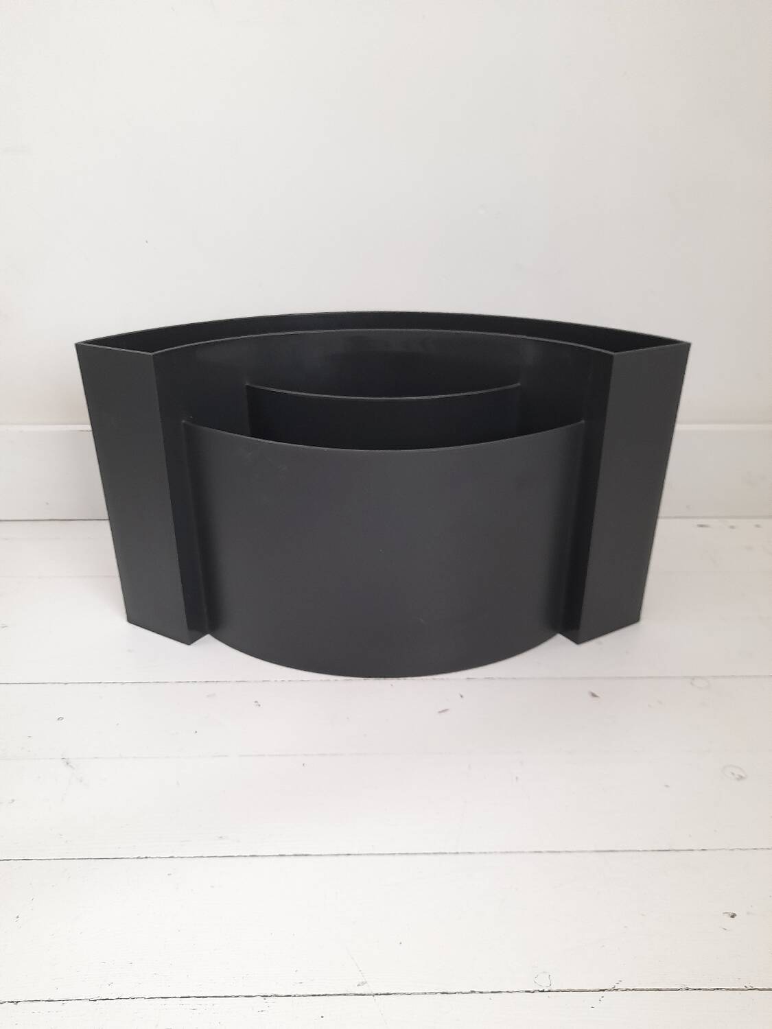 Wave magazine rack by Maier-Aichen 90s