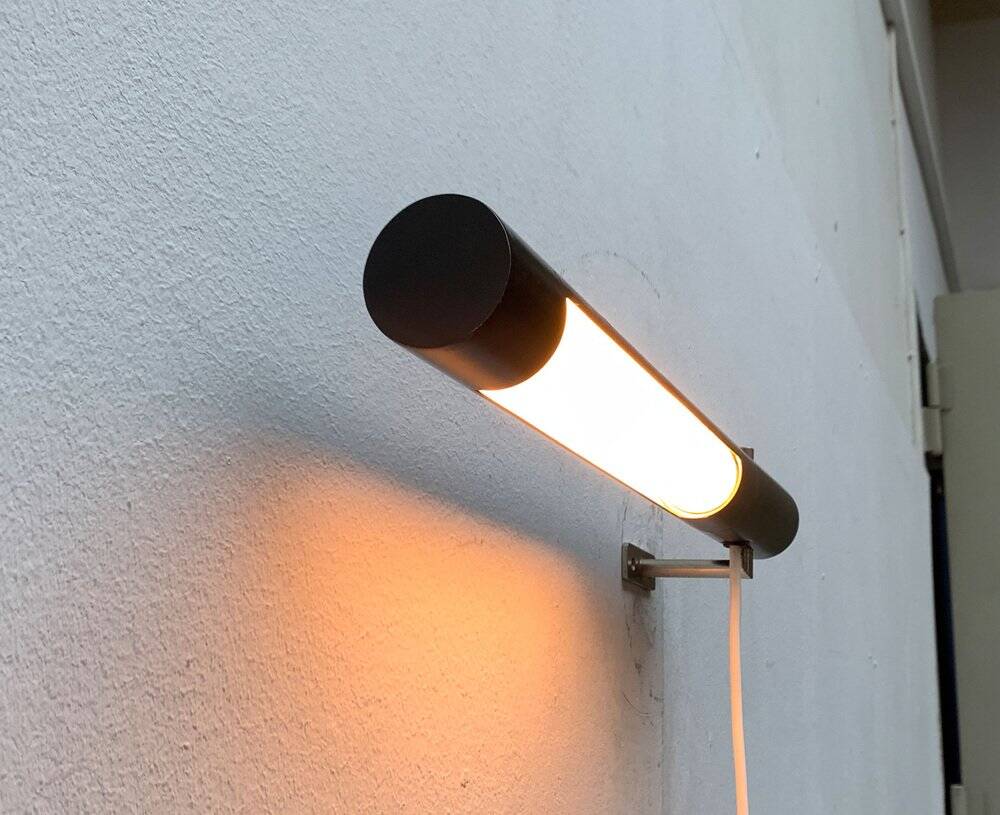 Mid-century minimalist wall lamp by Egon Eiermann for Beisl, 1960s.