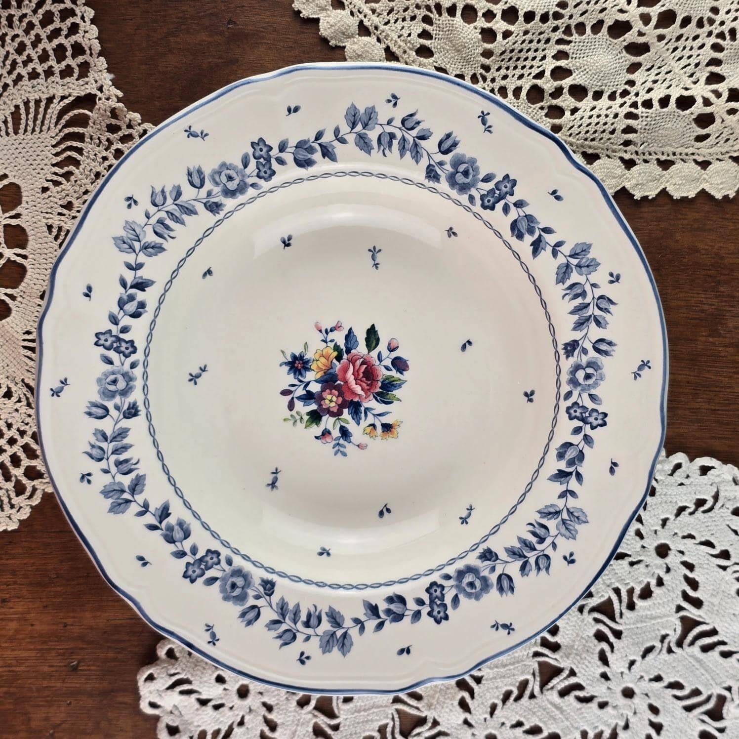 Set of 4 Table Mates soup plates – blue and pink floral design
