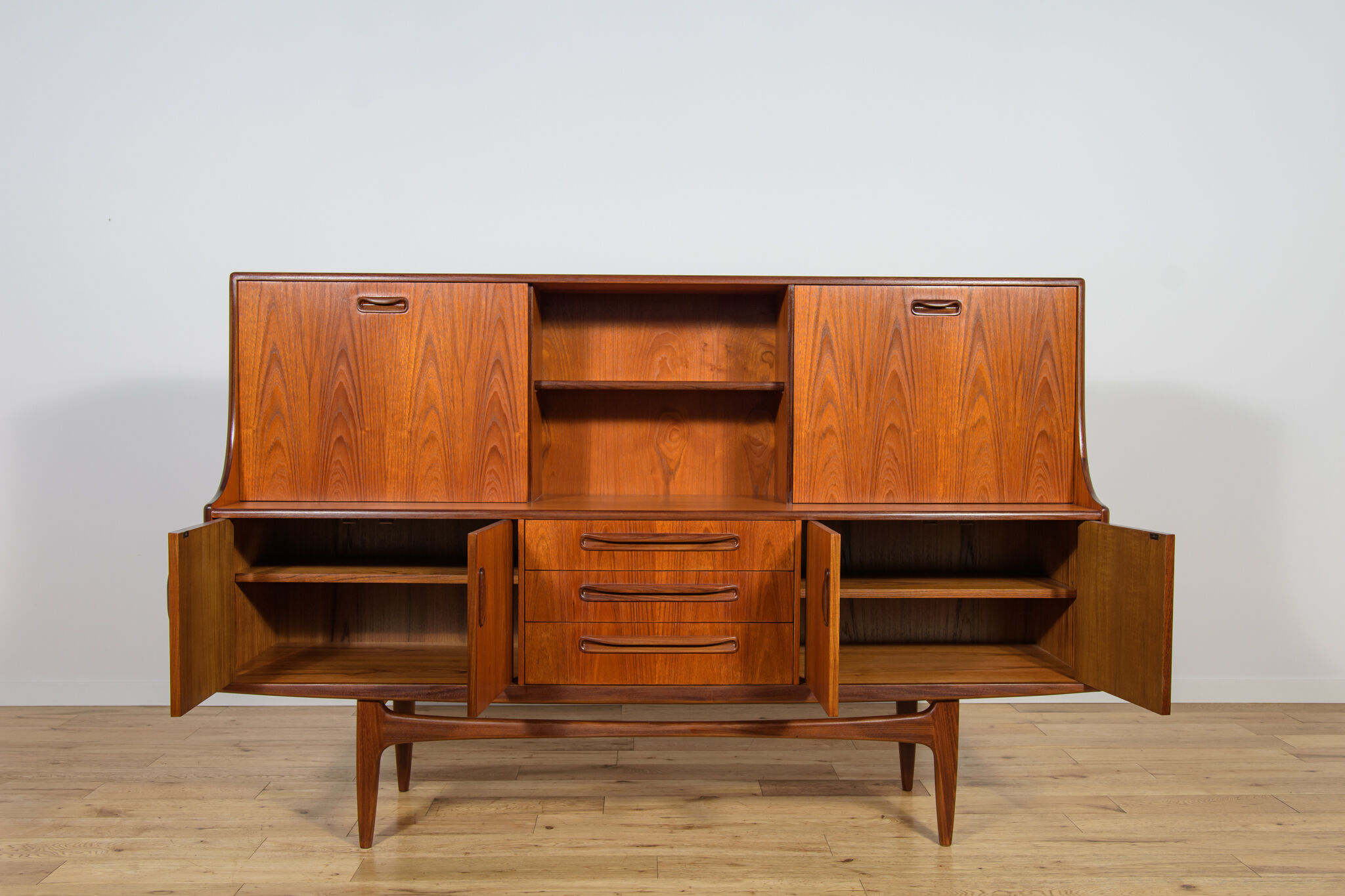 Mid-century model Fresco sideboard in teak by Victor Wilkins for G-Plan, United Kingdom, 1960s