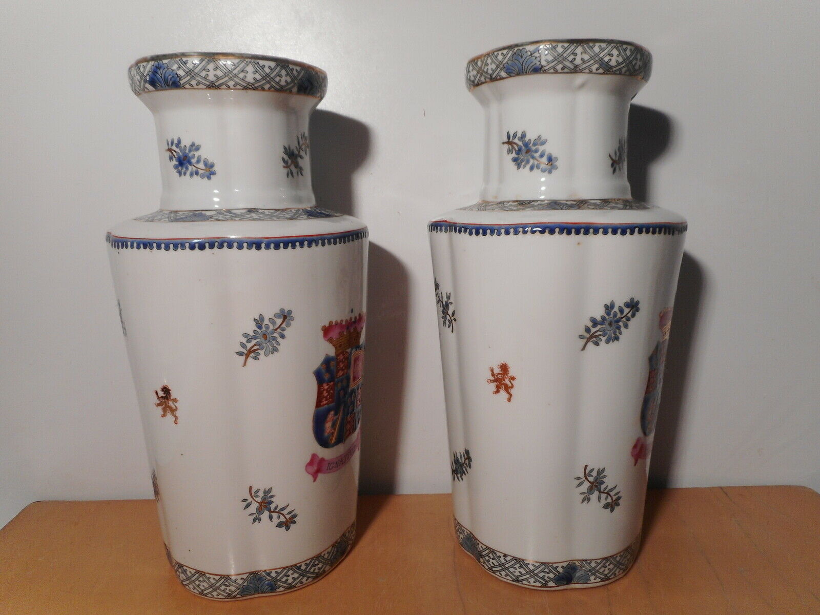 Pair of 19th century porcelain vases China East India Company