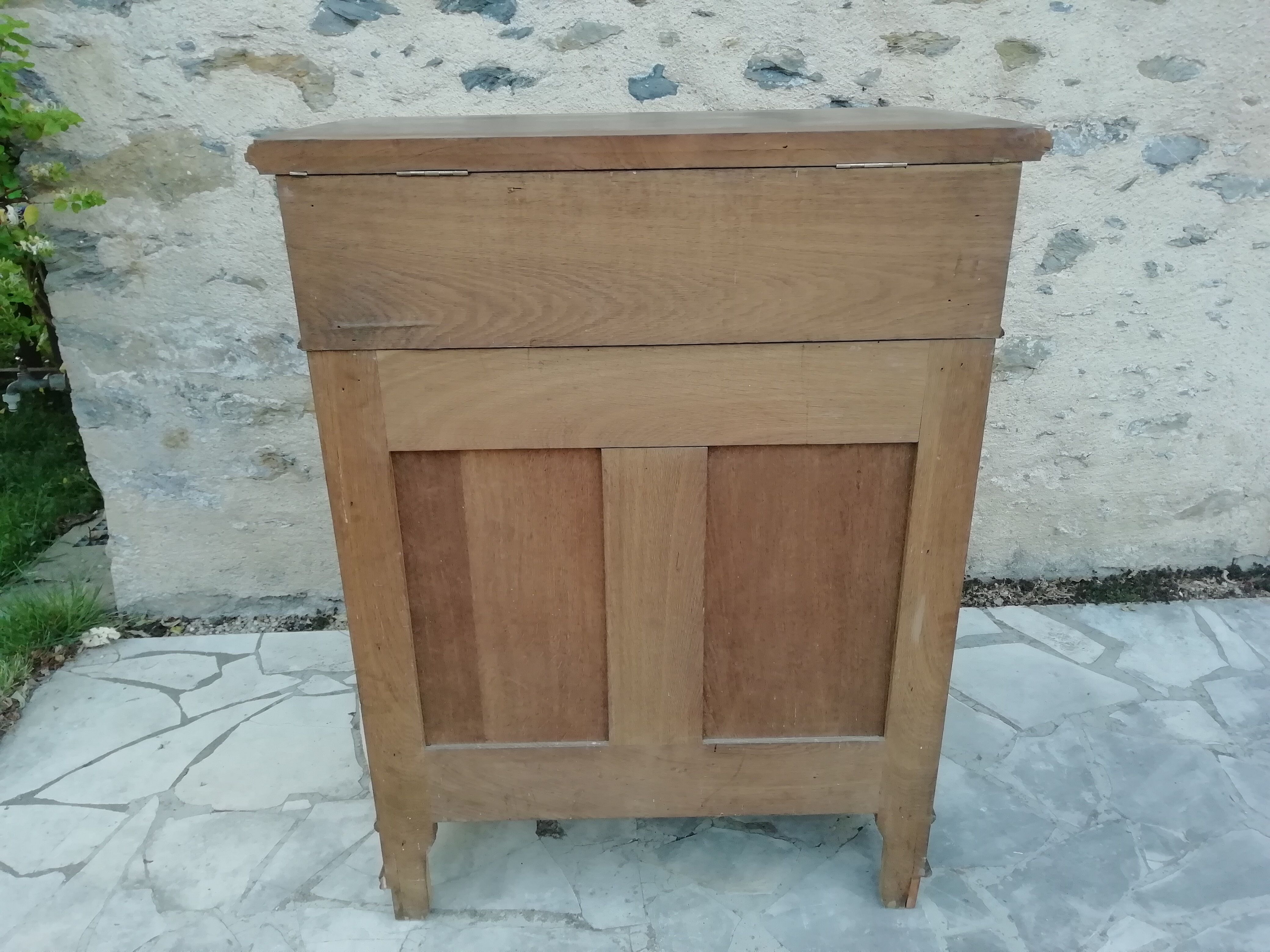 Dresser / dressing table