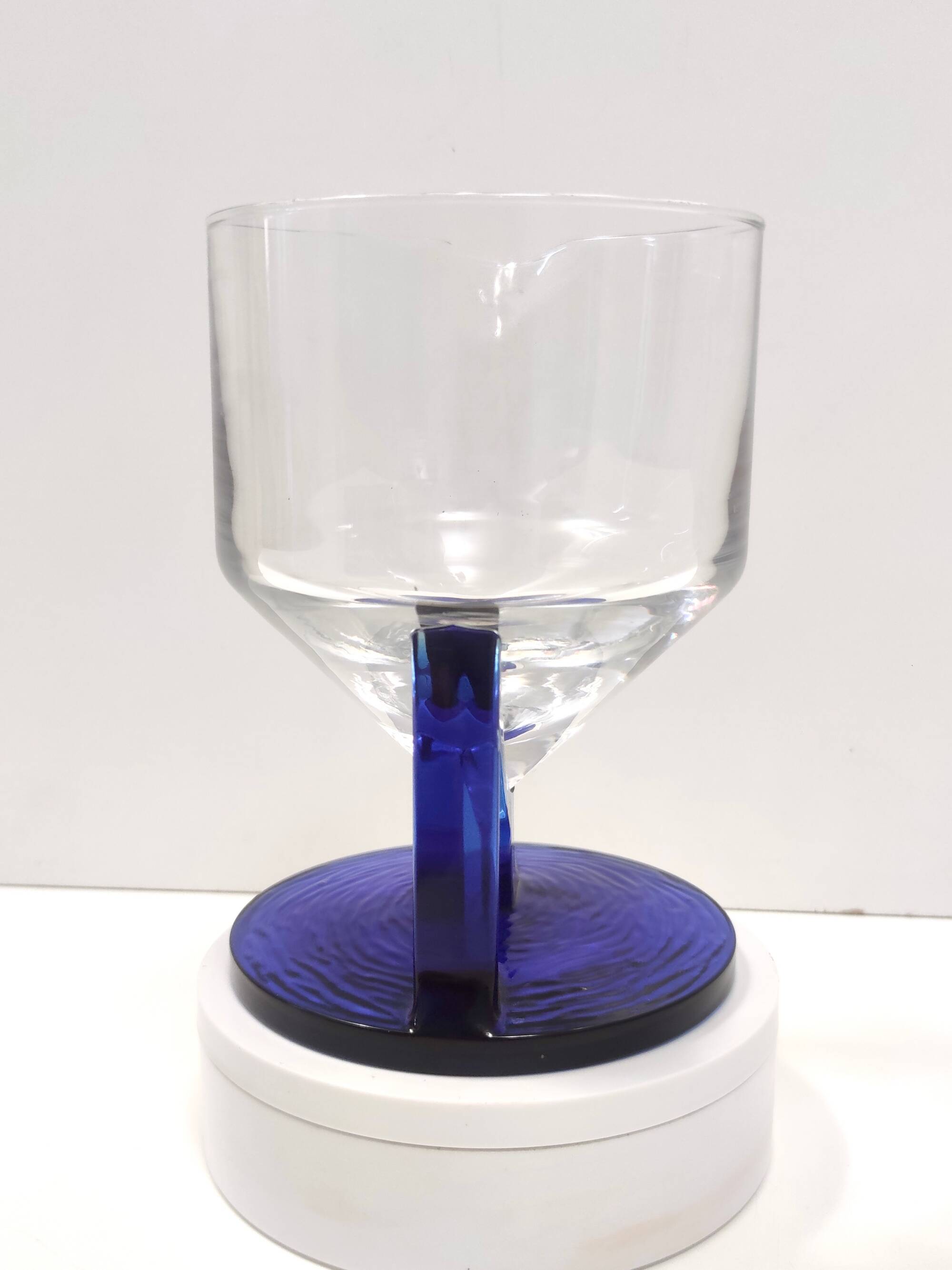 Pichet en verre transparent et bleu postmoderne, Italie