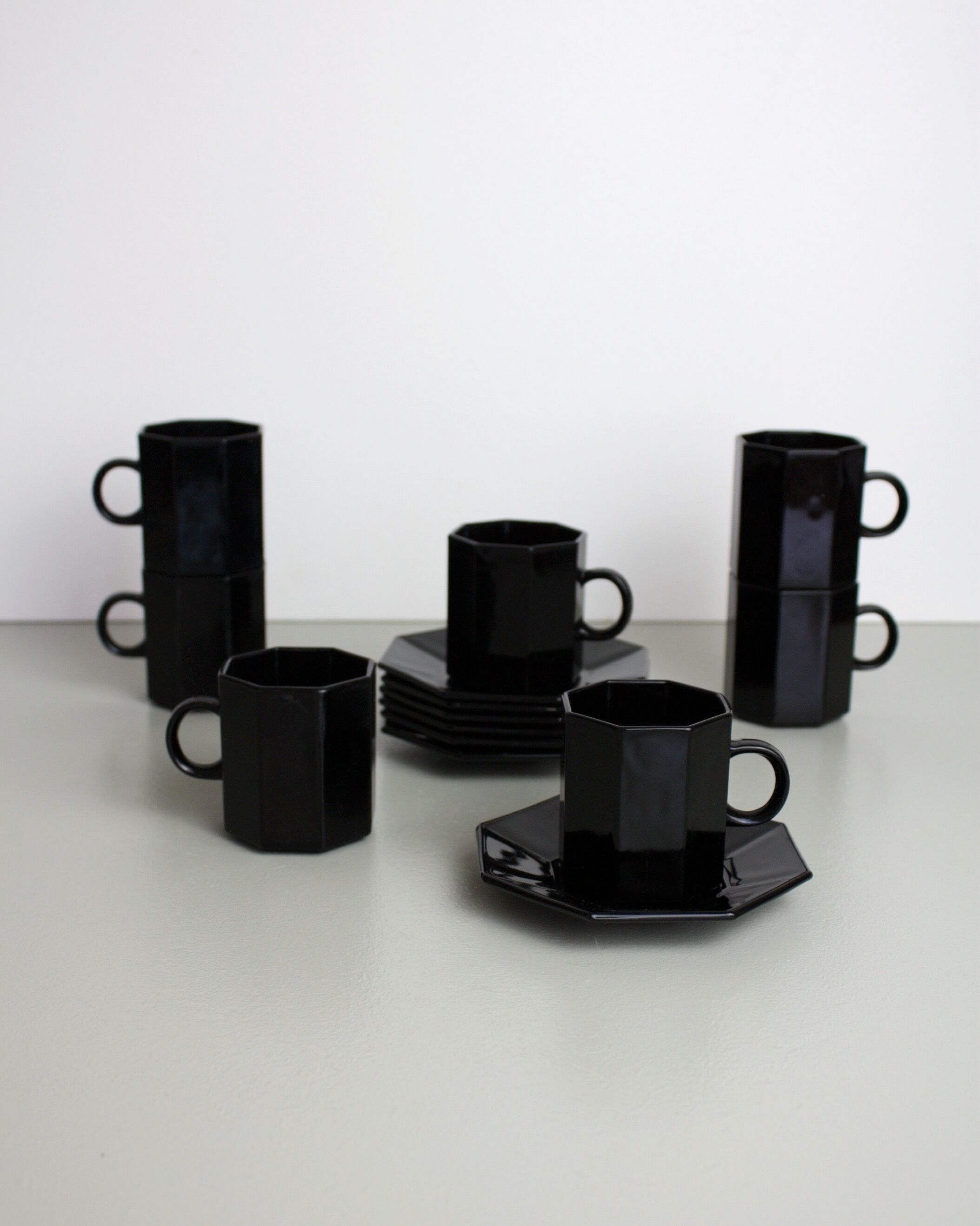 7 black cups Octime Arcoroc Esso collection
