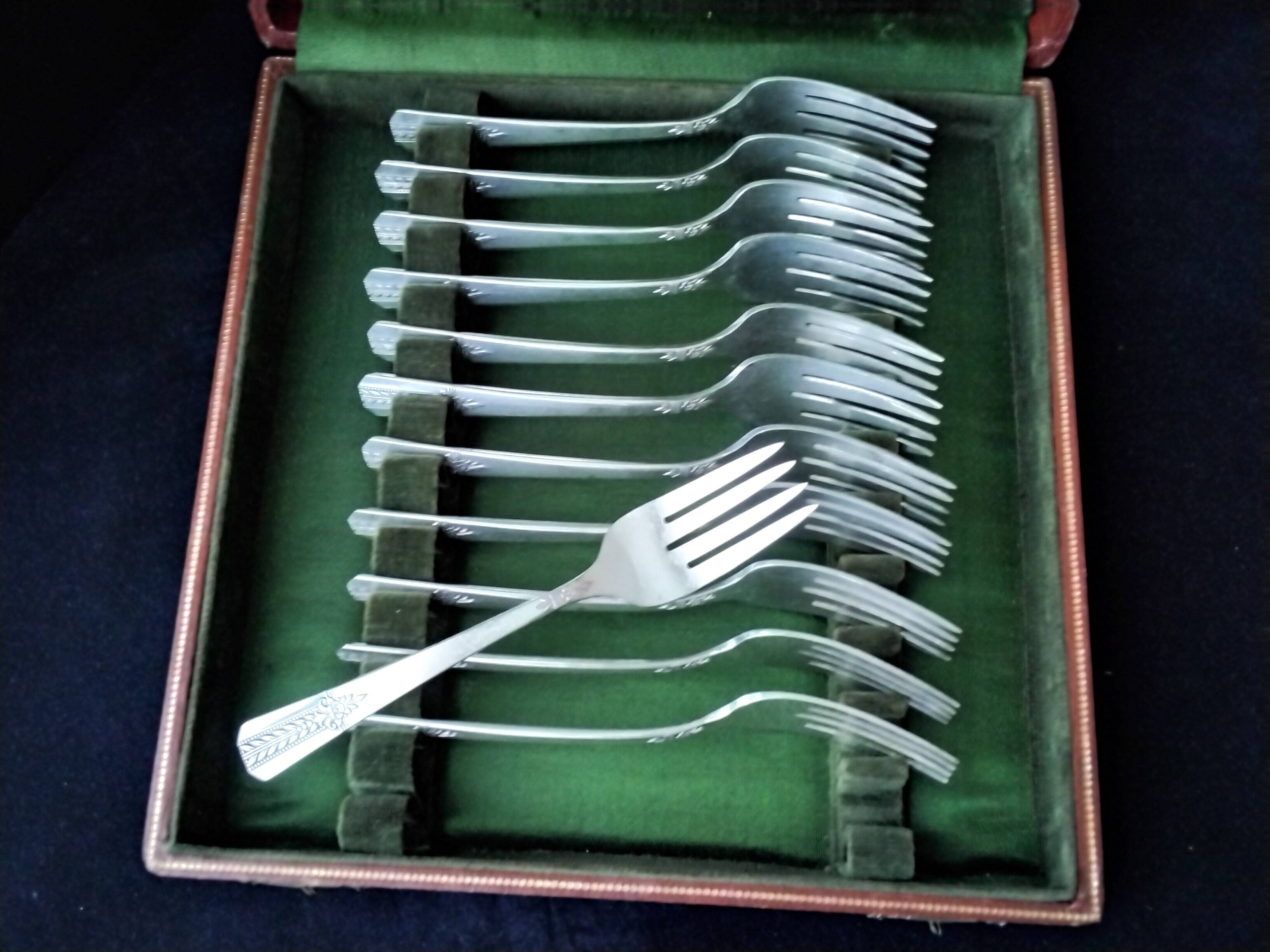 Set of 12 Silver Plate Vernon Pattern Romfort Cake Forks 1939