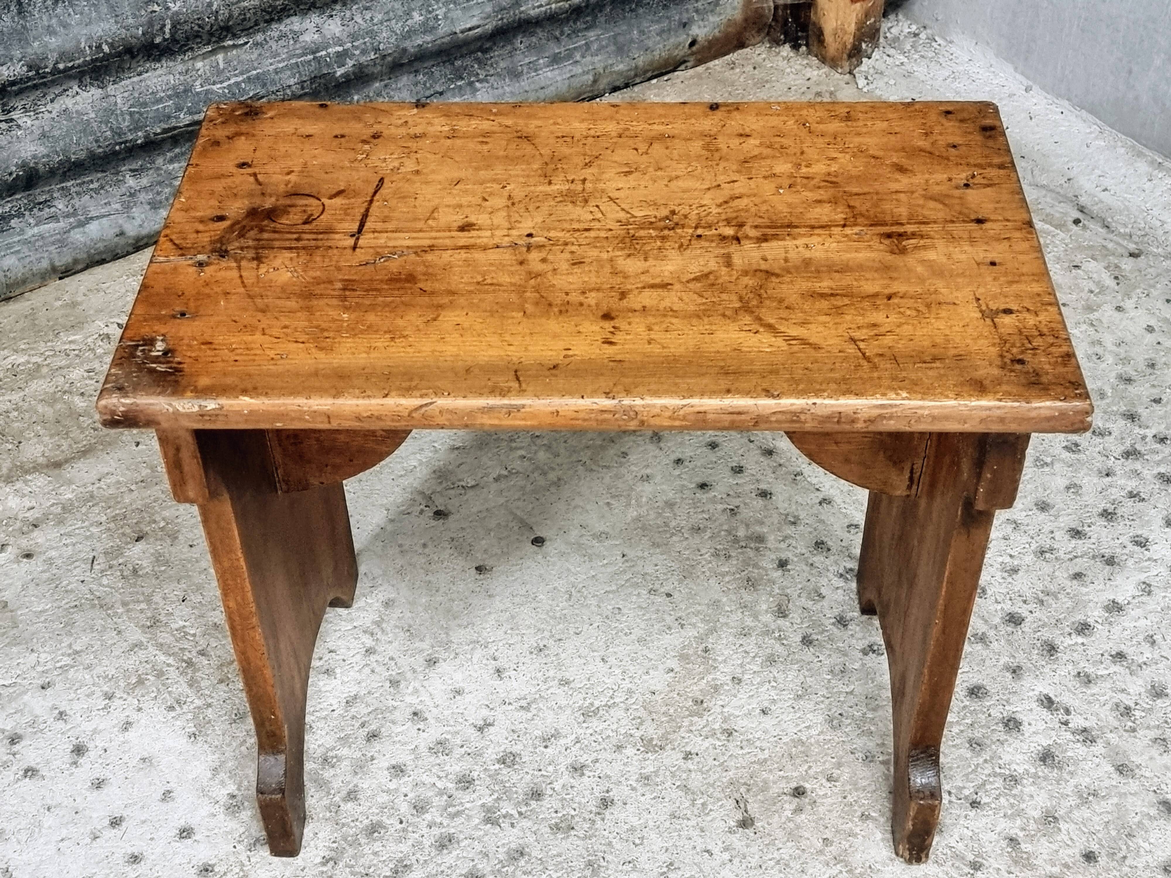 Table d'appoint ancienne banc en merisier 19ème siècle