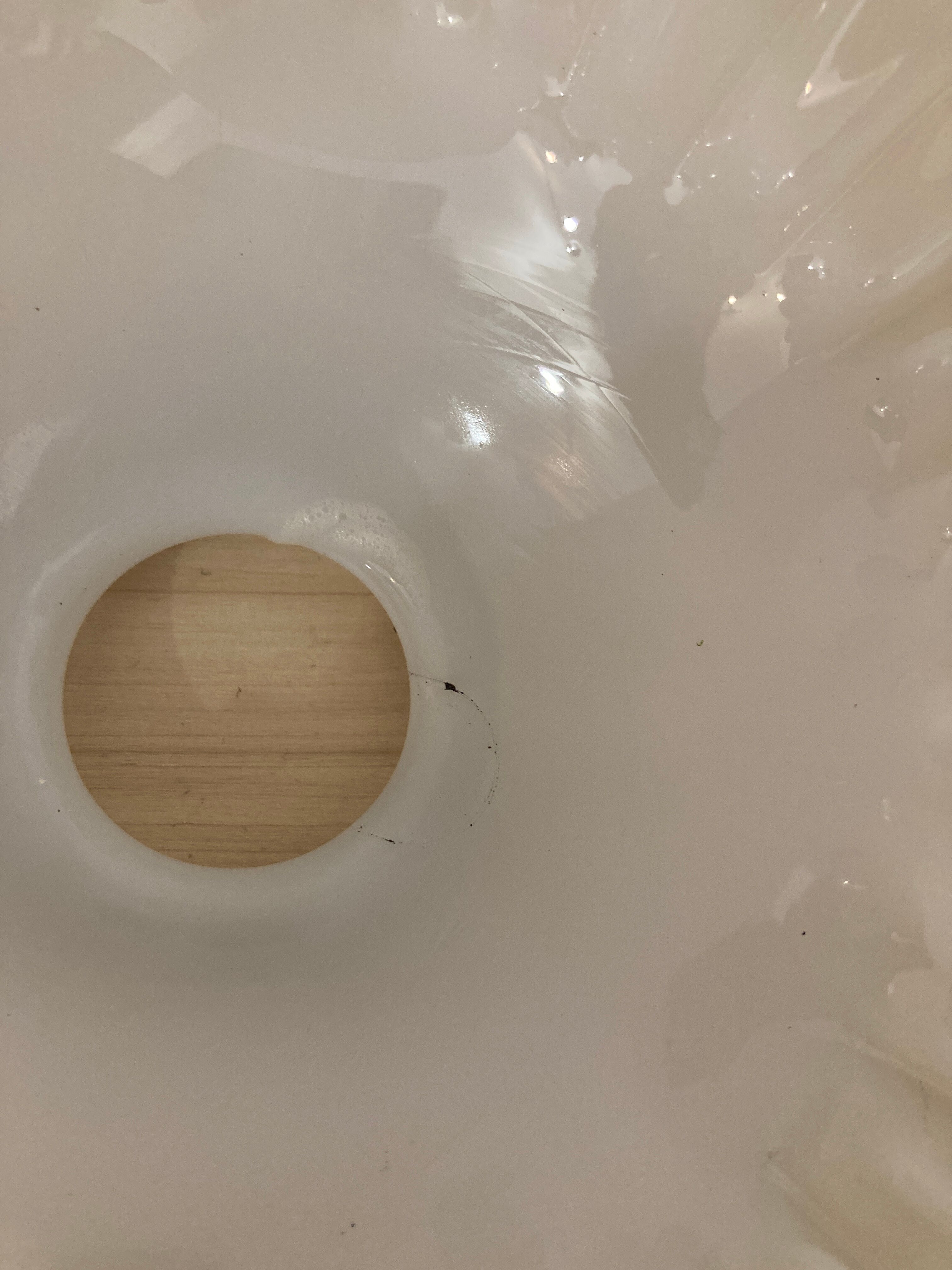 Corrugated glass suspension