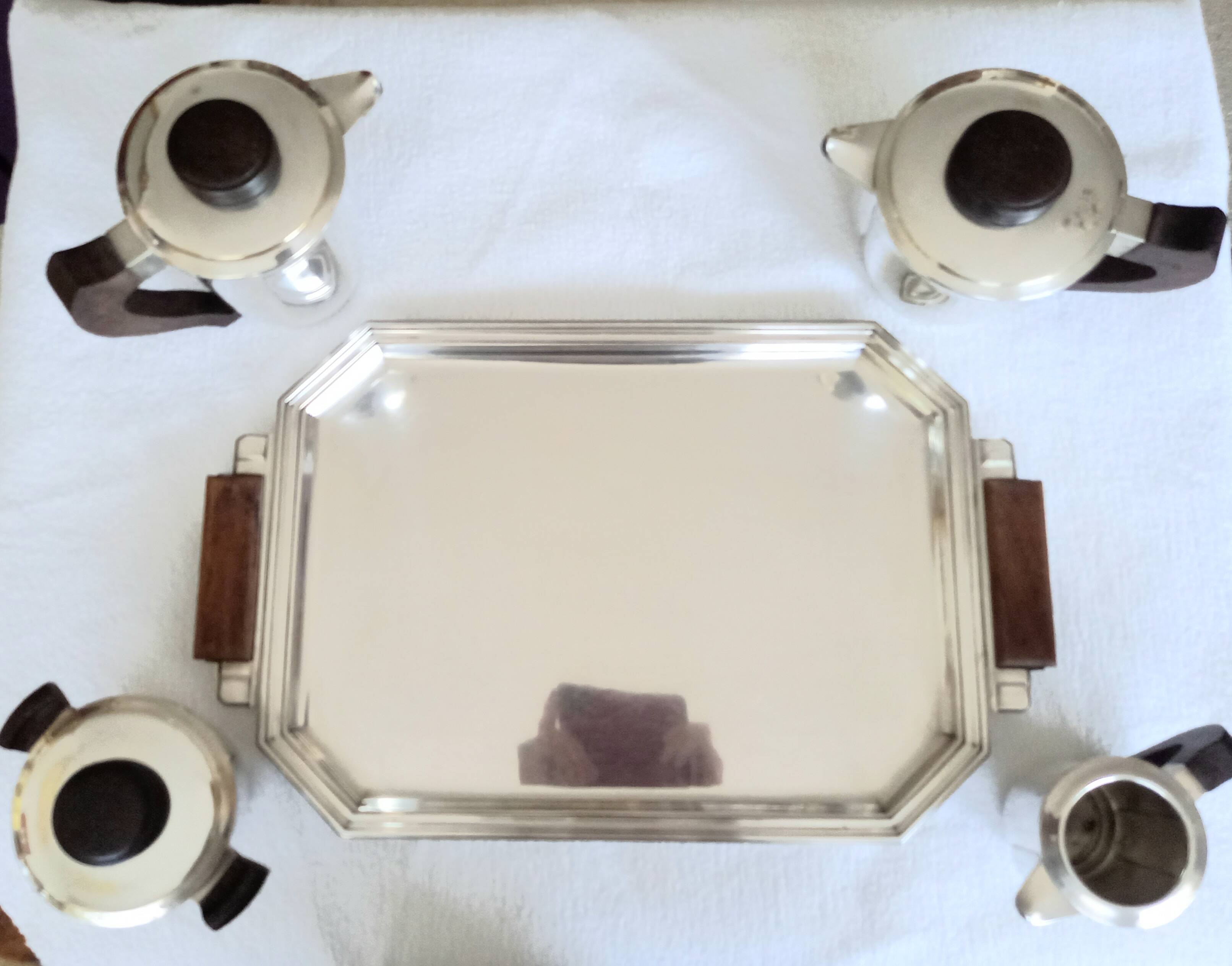 Art Deco coffee and tea service, silver-plated metal tray.