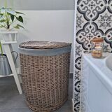 Wicker laundry basket