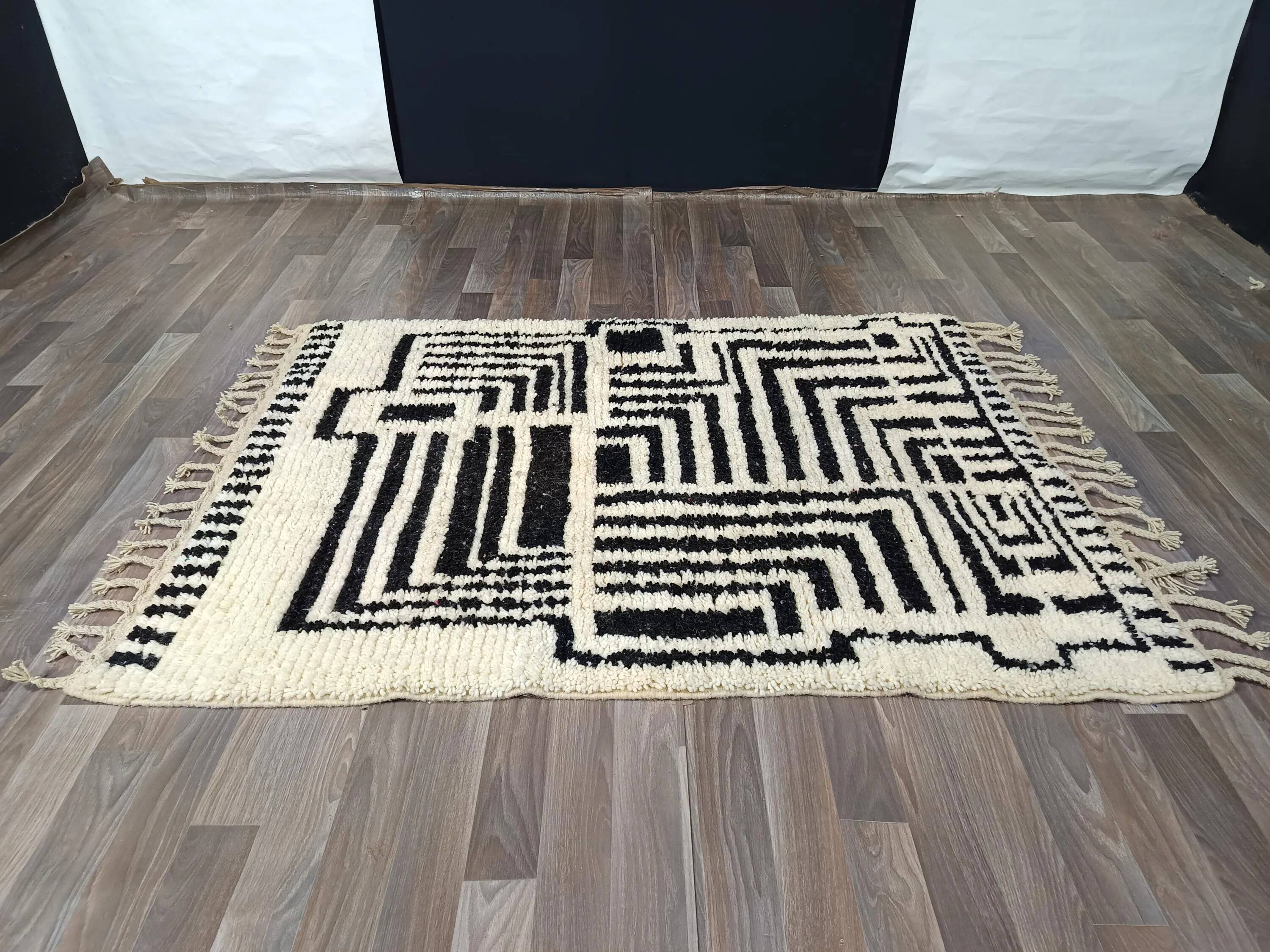 Handmade traditional carpet 250cm x 150cm Moroccan