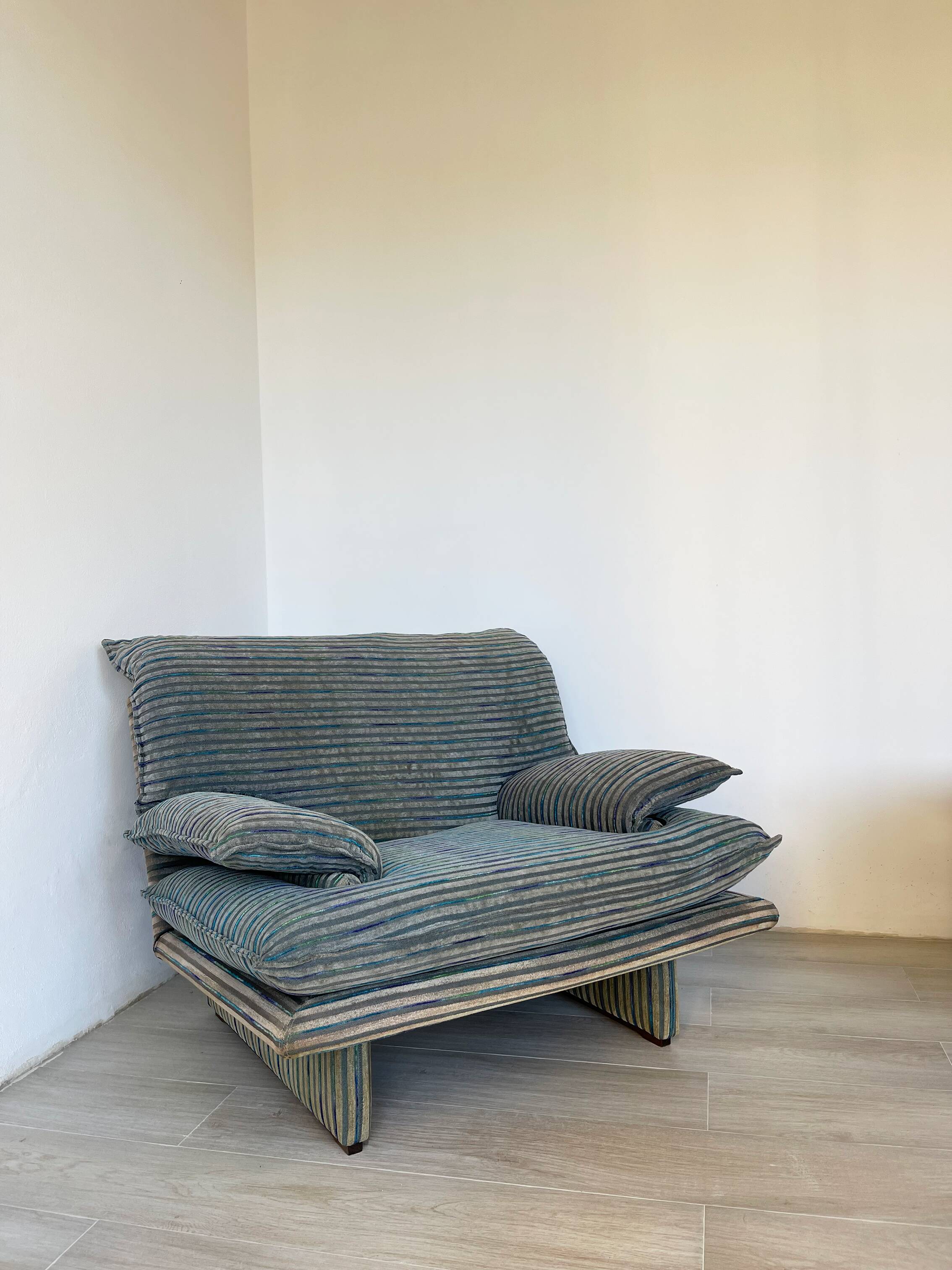 Fauteuil Grand Post Moderne des années 1980