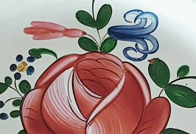 Set of 2 old eastern earthenware plates, floral motif