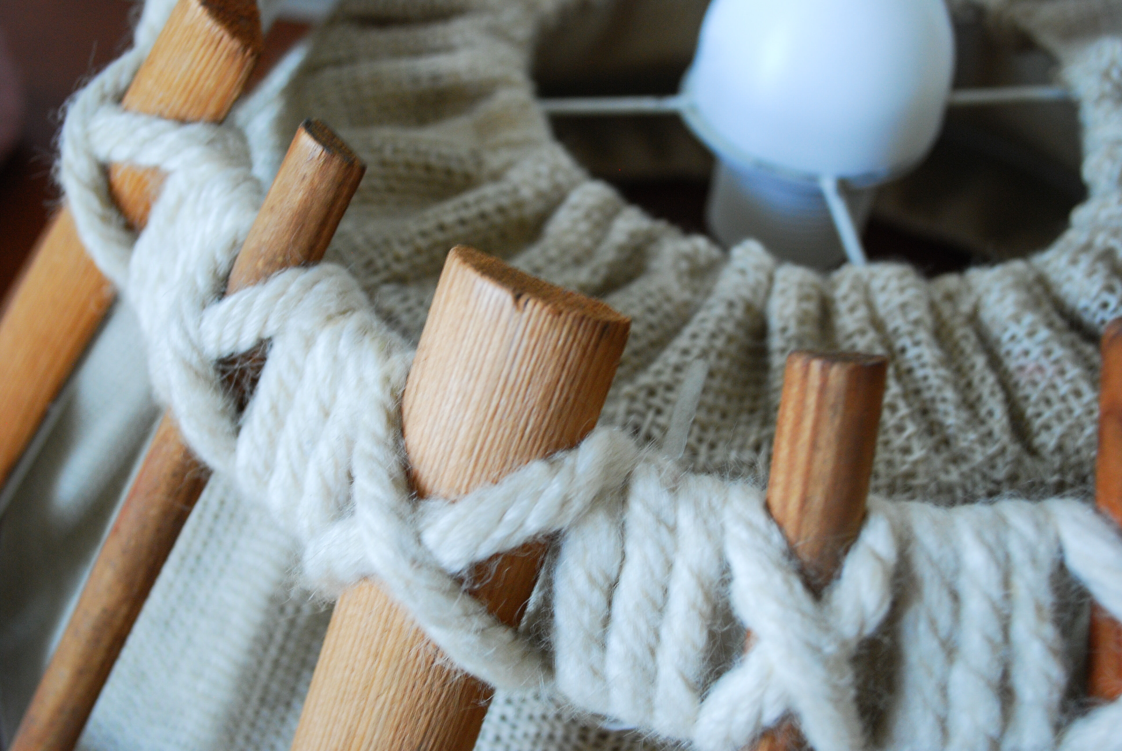 Vintage suspension wood, linen and wool