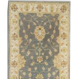 Tapis de couloir en laine grise, motif floral Ziegler fait main