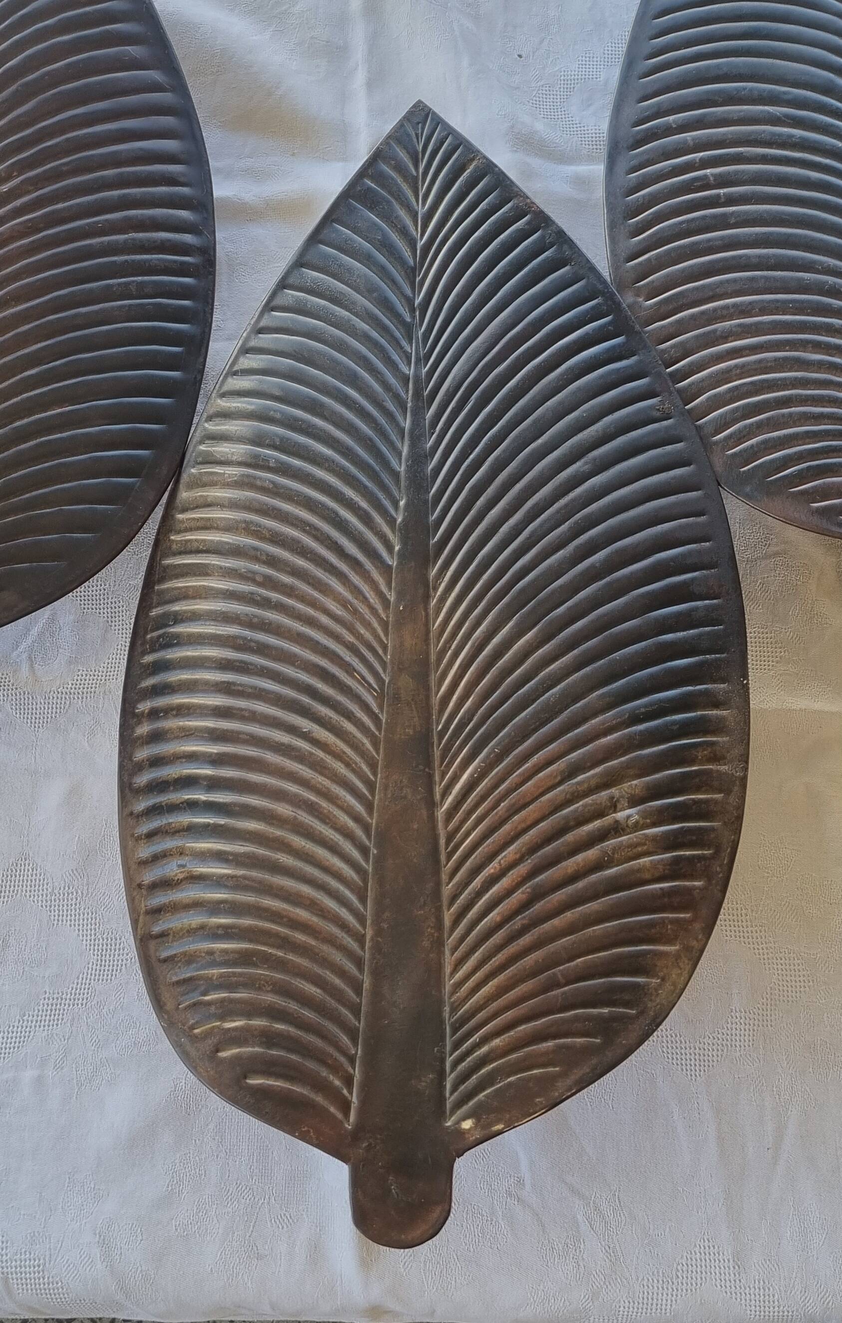 Wall decoration leaves