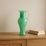 Cruche en verre soufflé vert émeraude – H32 cm x L10 cm