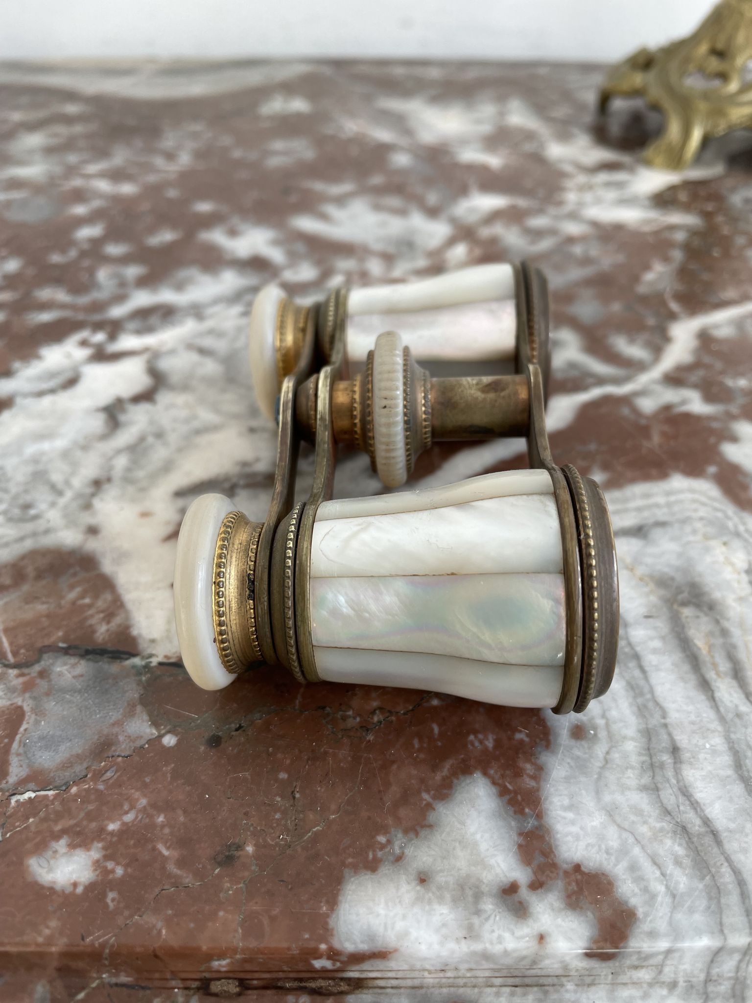 Opera binoculars in Mother-of-Pearl and Brass - authentic - Early XXth - France