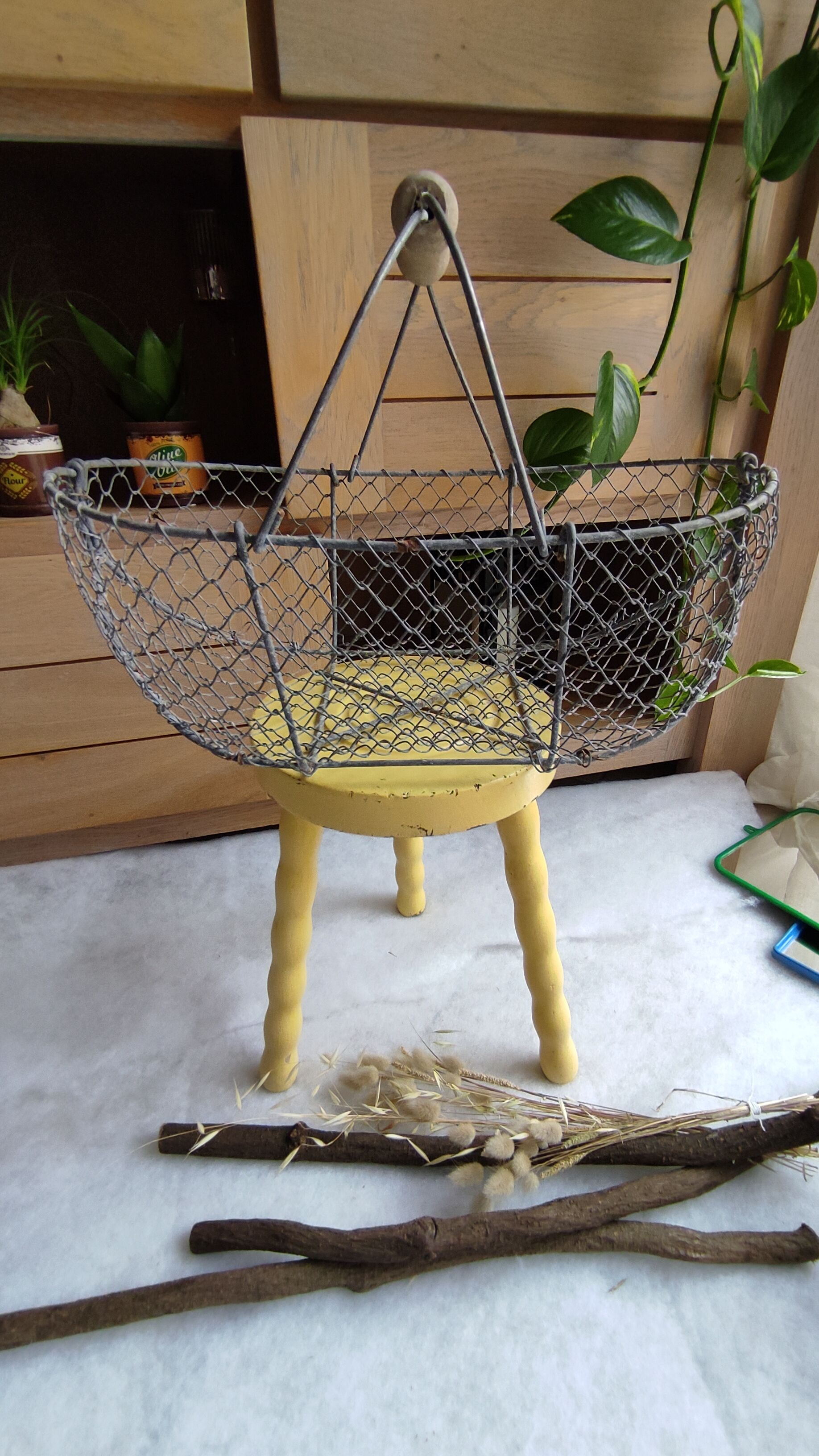 Panier vintage en métal et bois