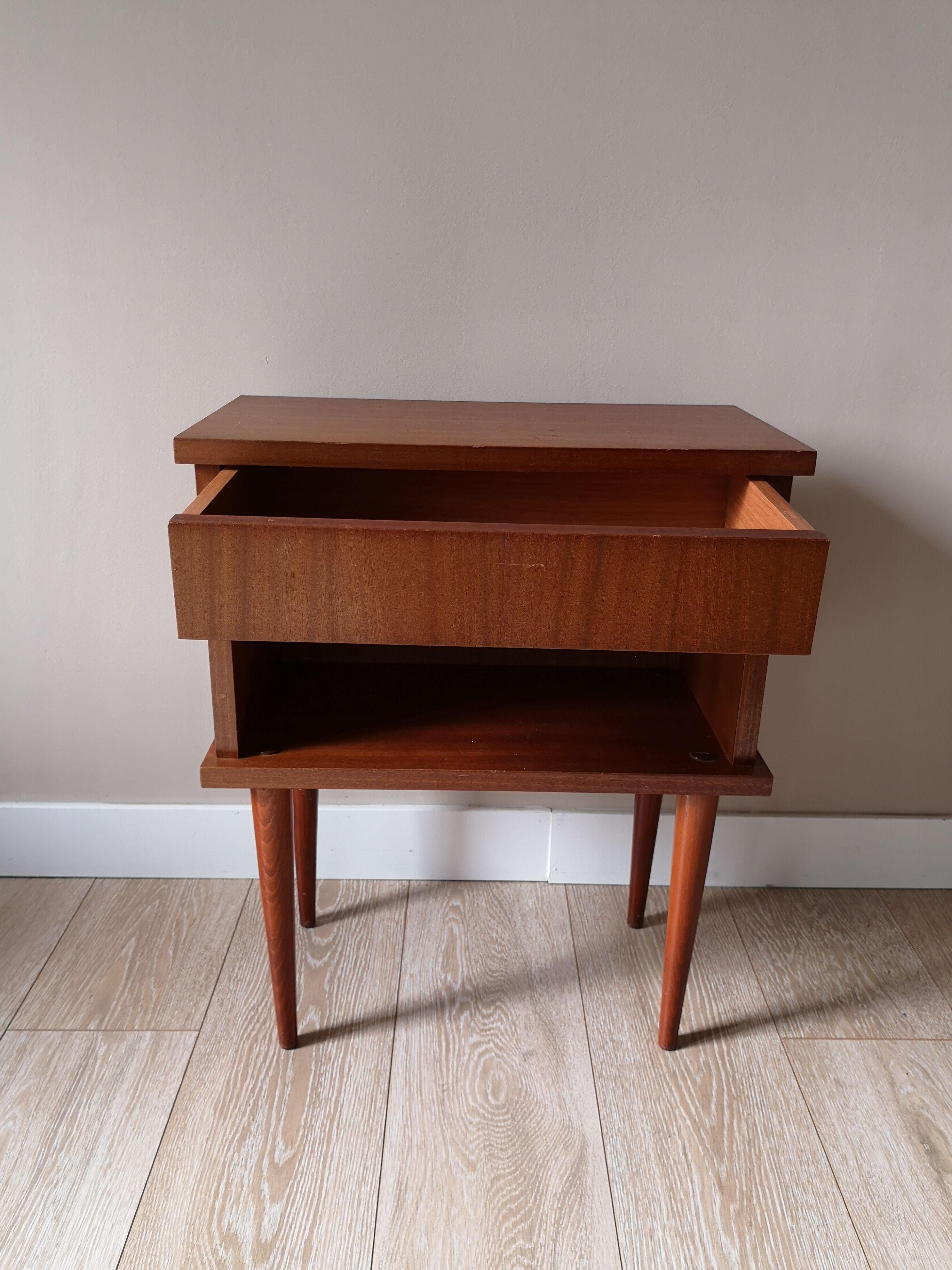 Paire de chevets en teck de style scandinave