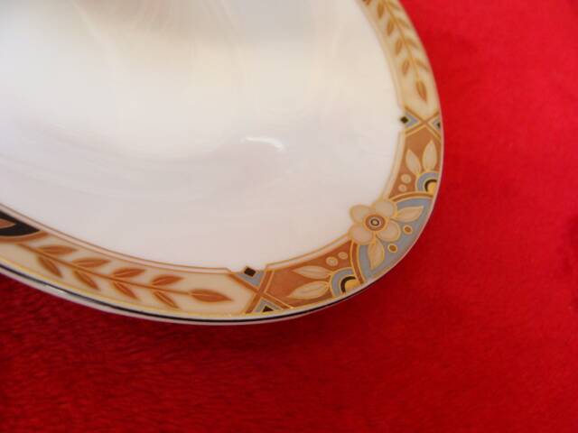 Tirschenreuth porcelain sauceboat