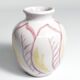 Vase en céramique moderne scandinave avec des feuilles rouges et jaunes, Alingsås Keramik 1947
