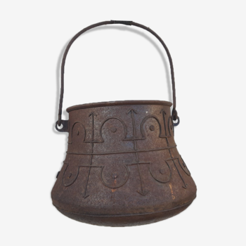 Iron cauldron cache vintage pot