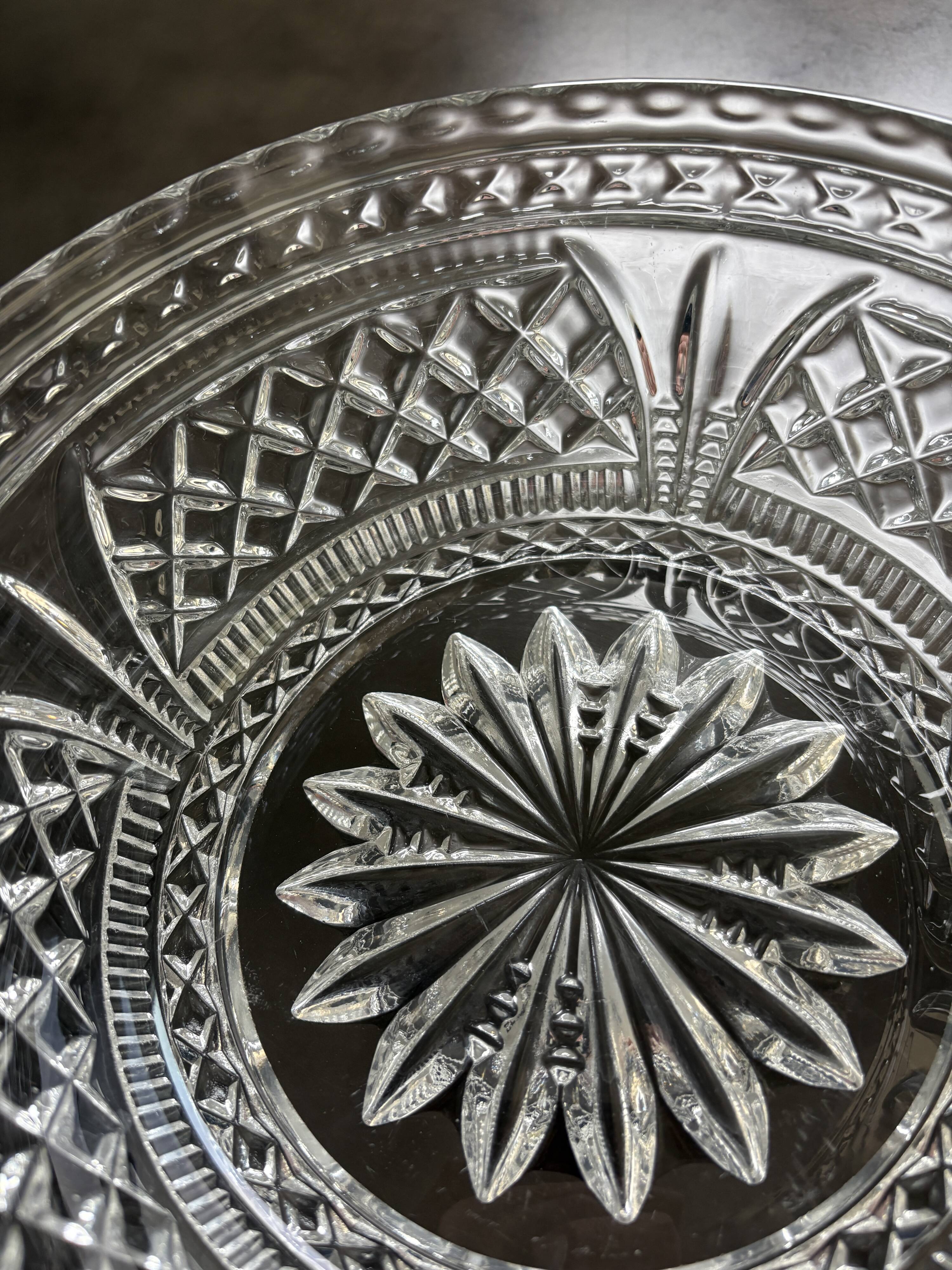 Art Deco chiseled crystal cup