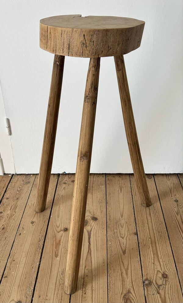 Tabouret tripode haut