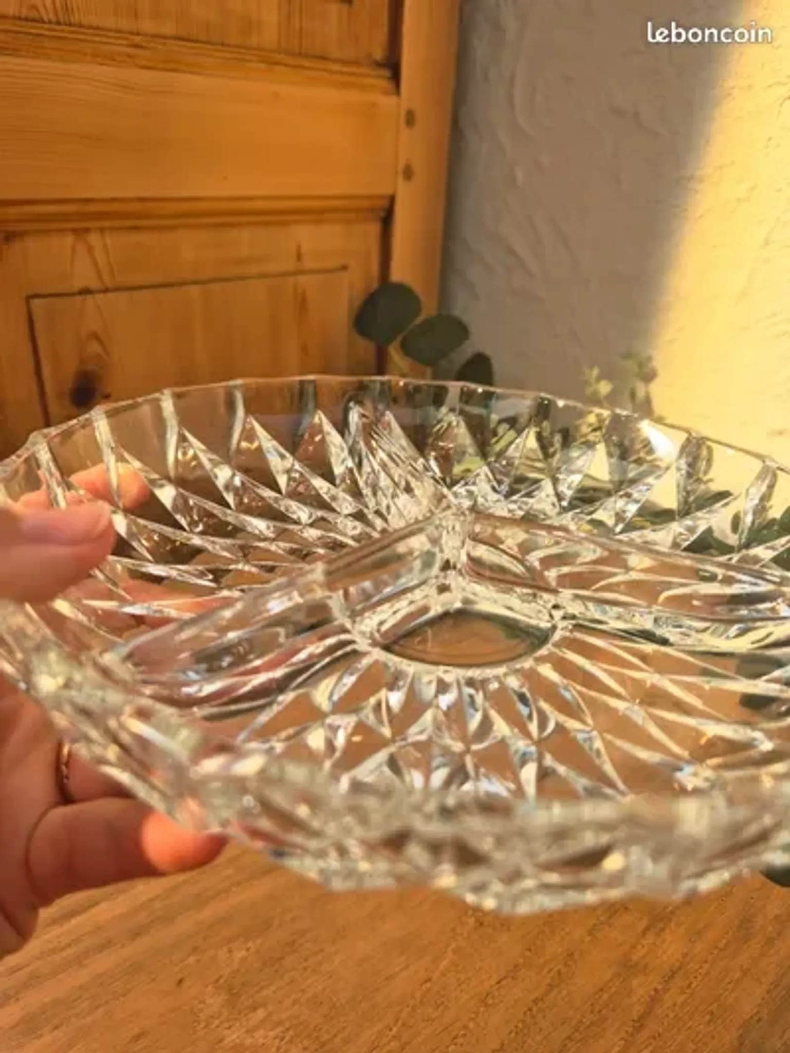 Vintage compartmentalised plate