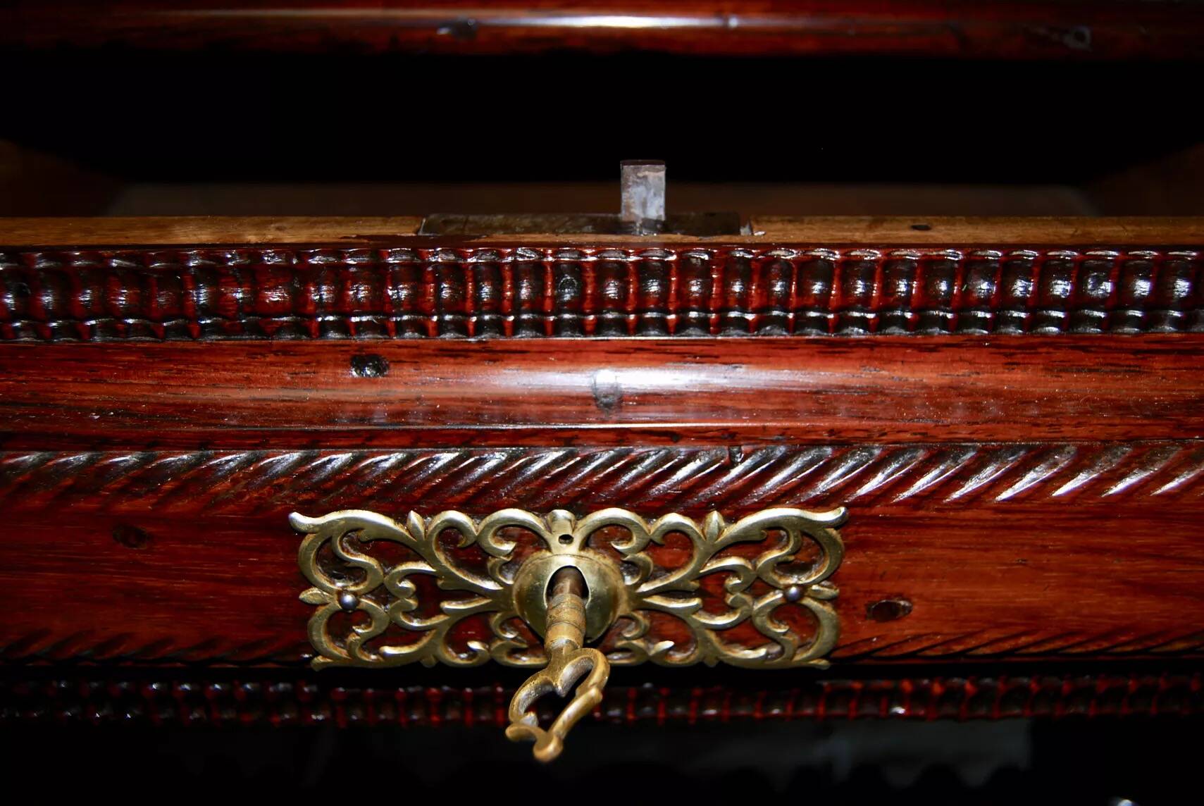 Table basse portugaise en palissandre du Brésil, XVIIIe siècle