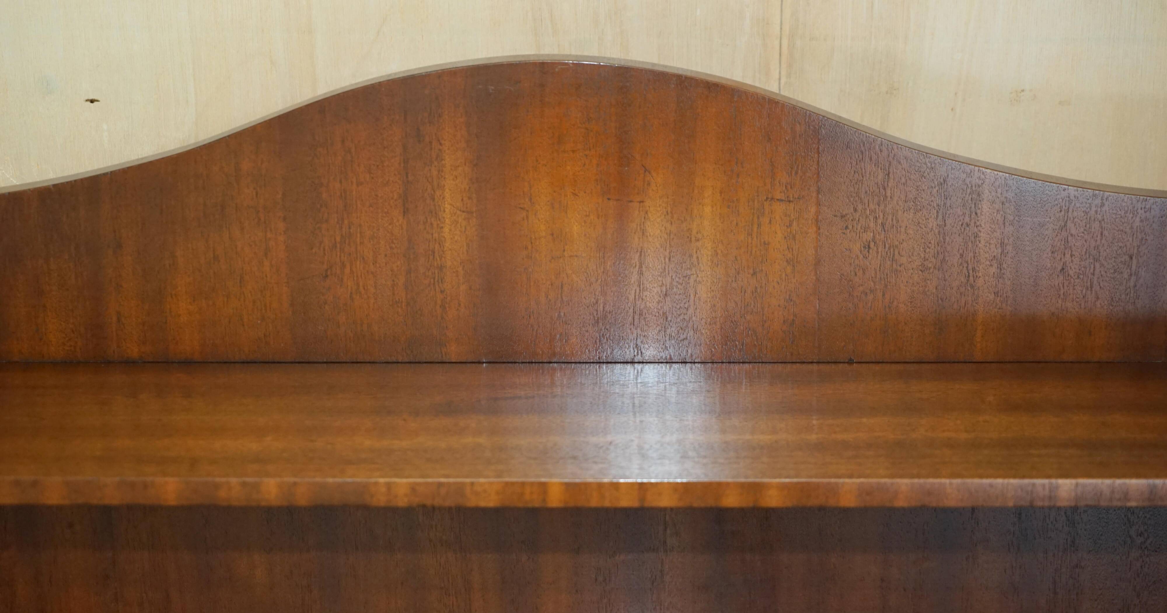 Pair of Open Low Bookcases in Flamed Mahogany
