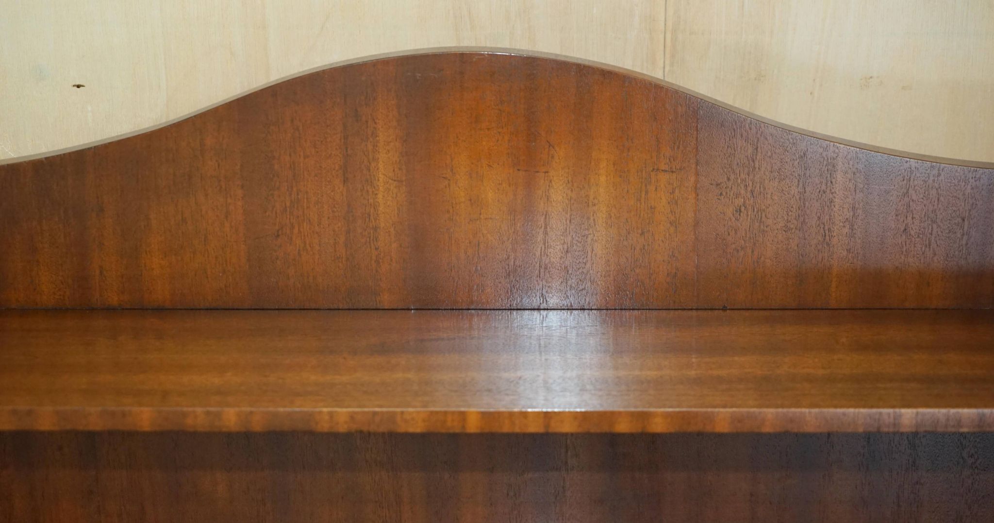 Paire de Bibliothèques Basses Ouvertes en Acajou Flammé