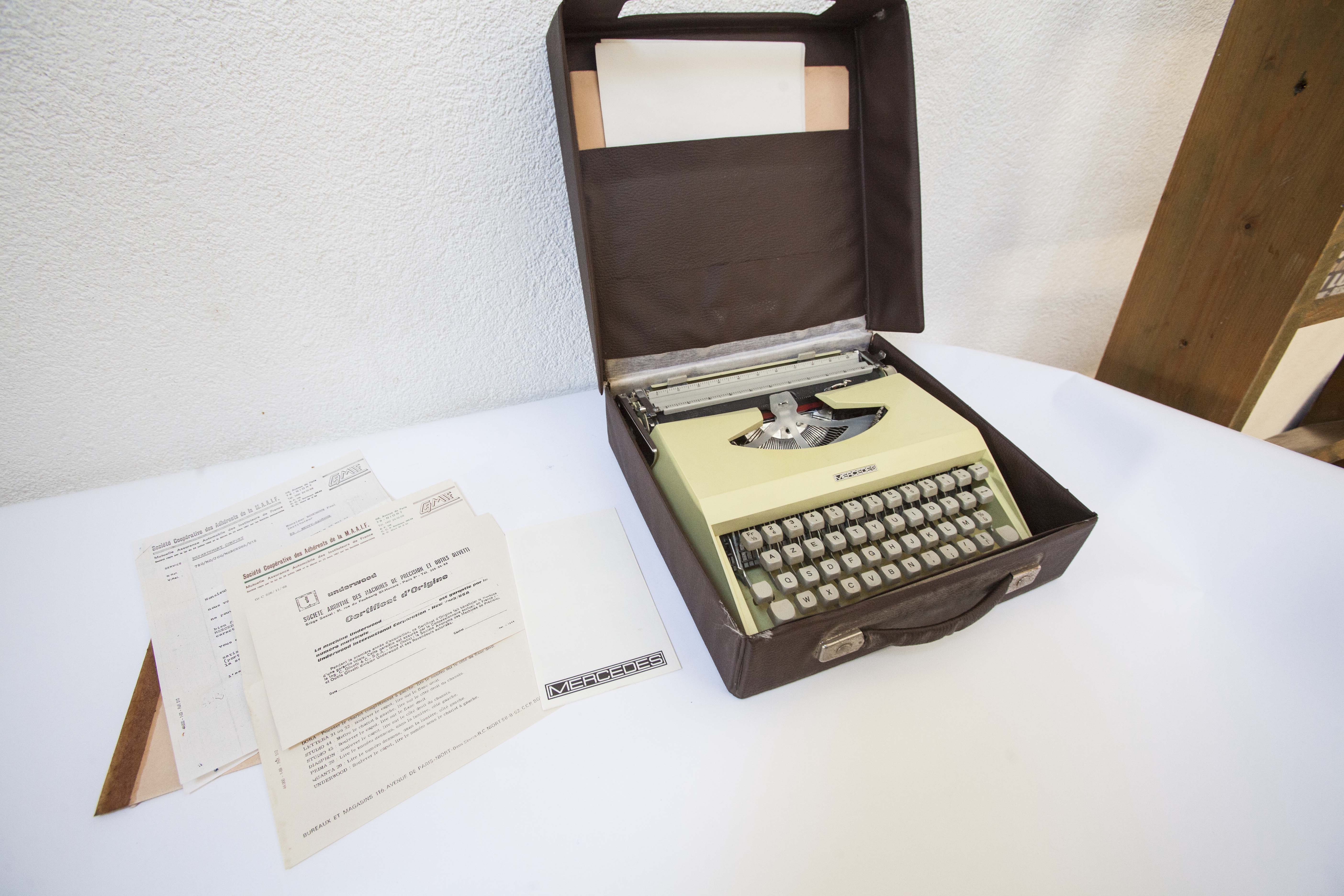 Mercedes character typewriter elite 1969