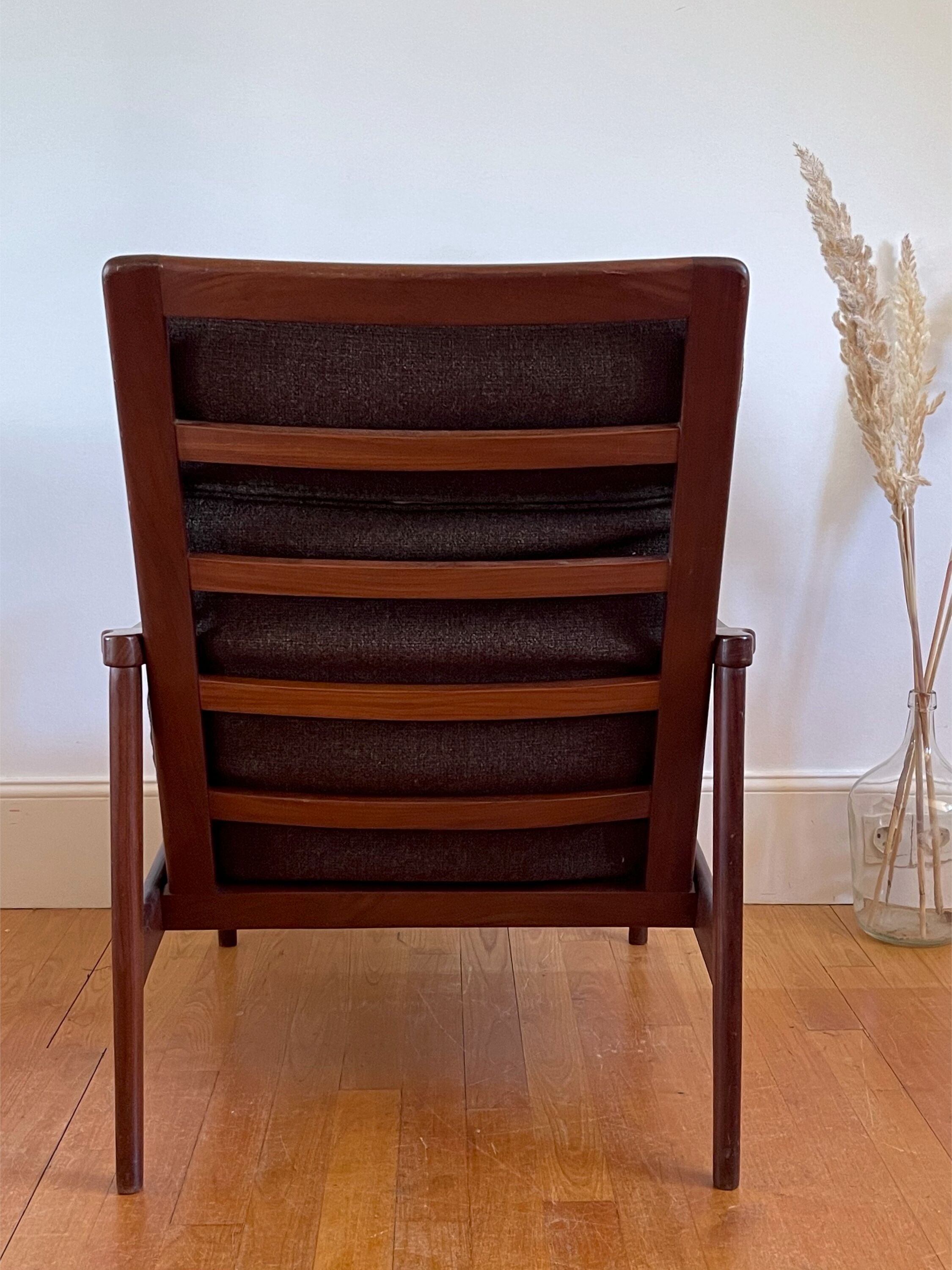 Fauteuil scandinave en teck vintage