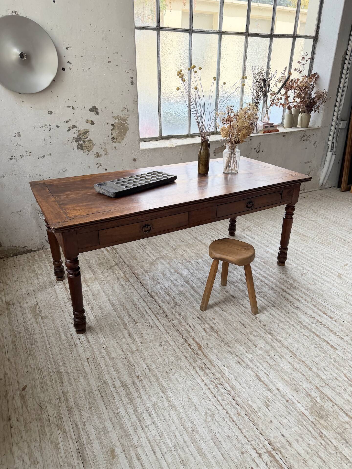 Table de ferme ou table de drapier noyer massif 1900