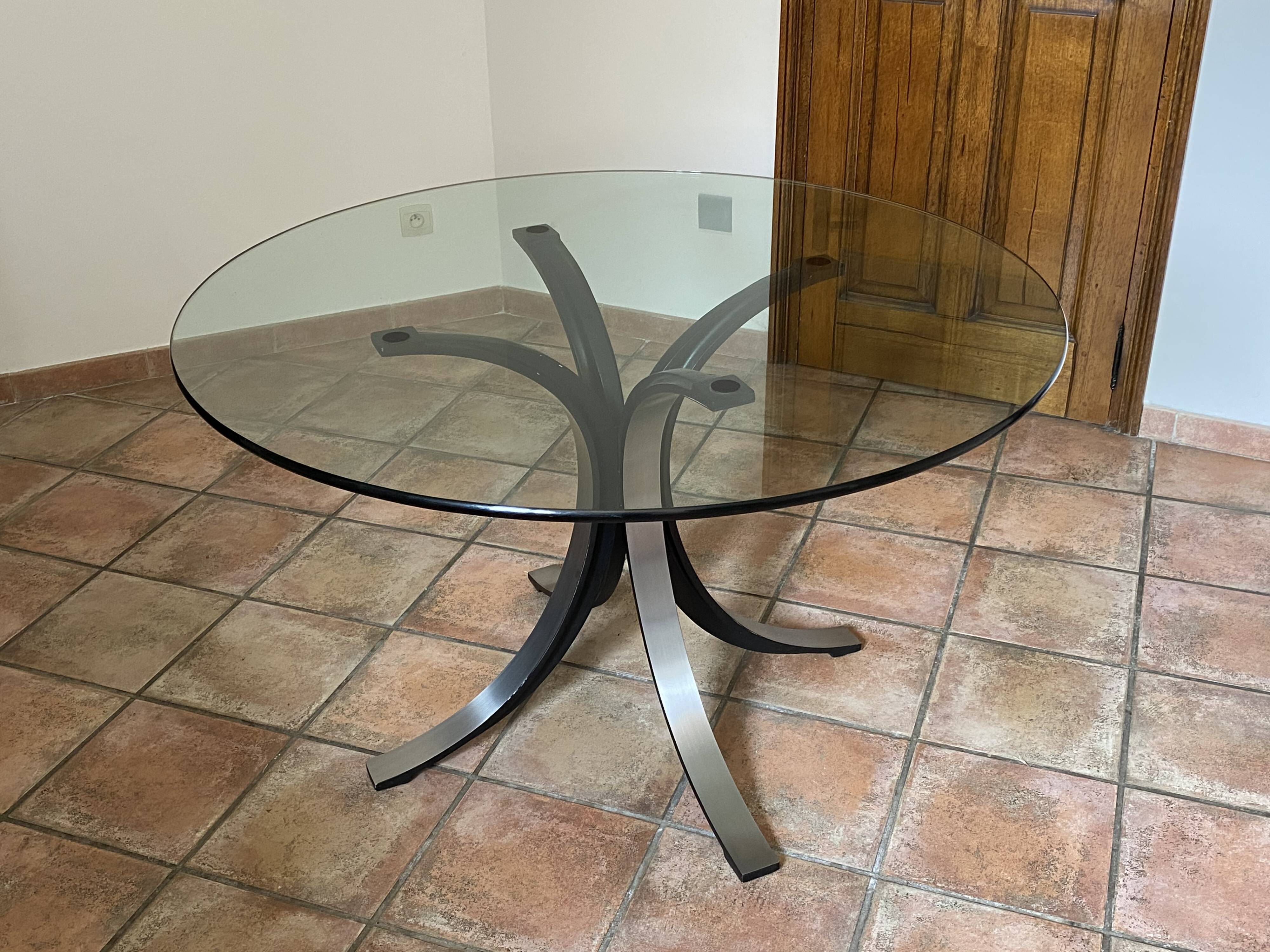 Table t69 by osvaldo borsani for tecno. 1970.