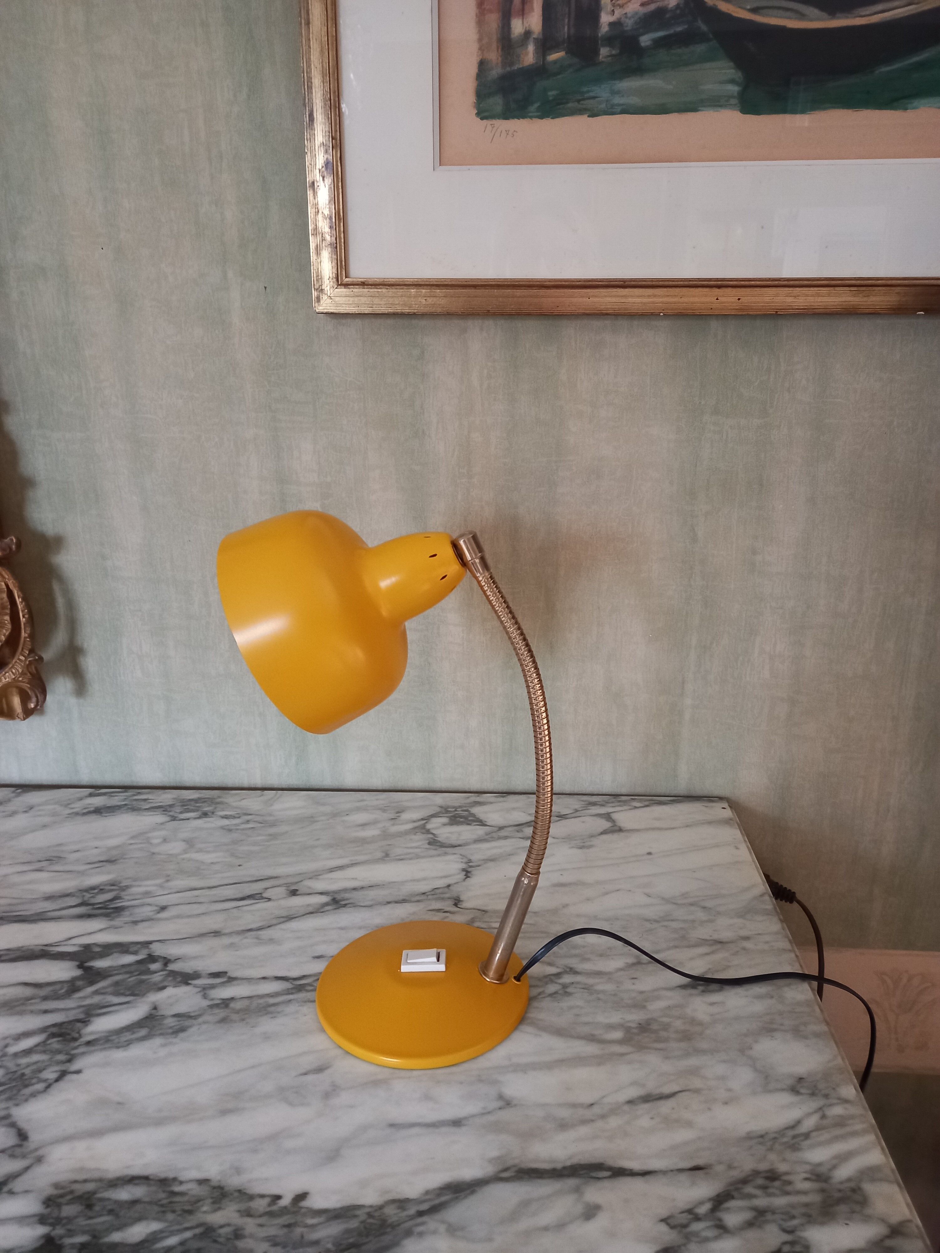BEDSIDE LAMP