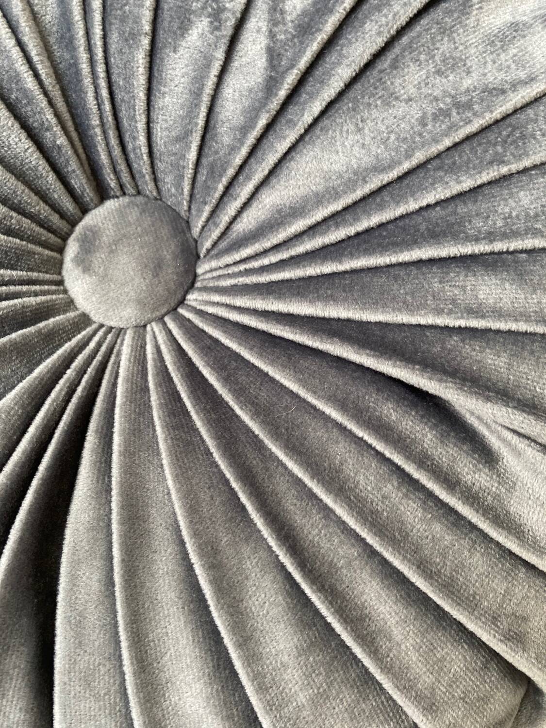 Round pleated suede velvet cushion