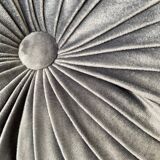 Round pleated suede velvet cushion