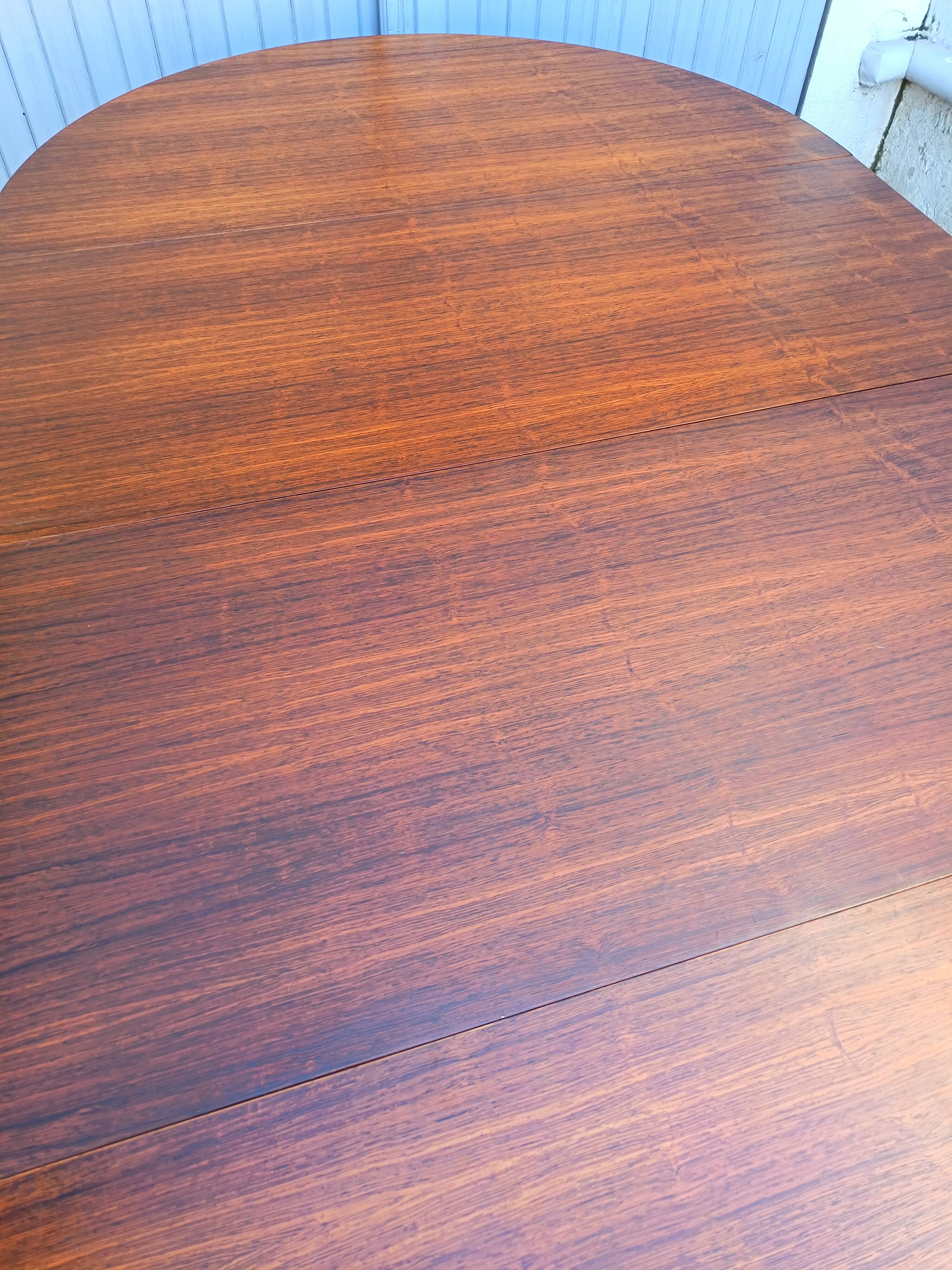 Henning Sorensen extendable dining table in rosewood from the 1960s.