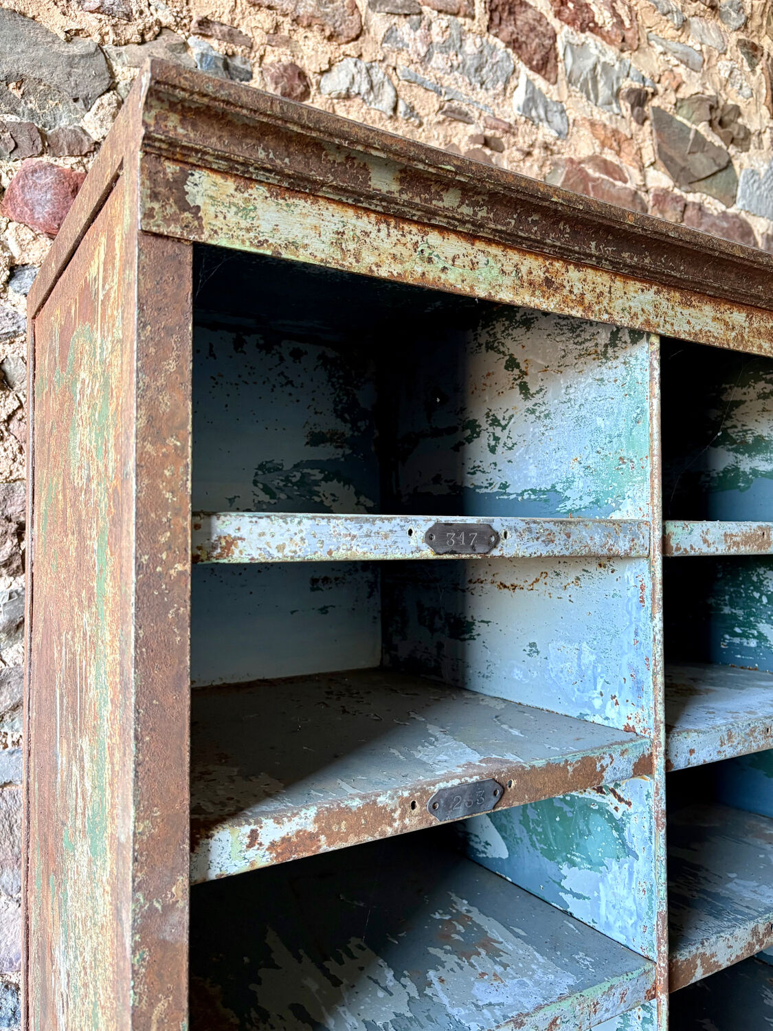 Large double-body industrial shelf in patinated metal – t furniture