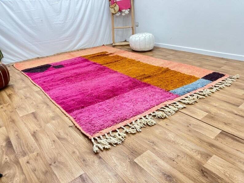 Handmade traditional pure wool rug size 200 x 300 cm
