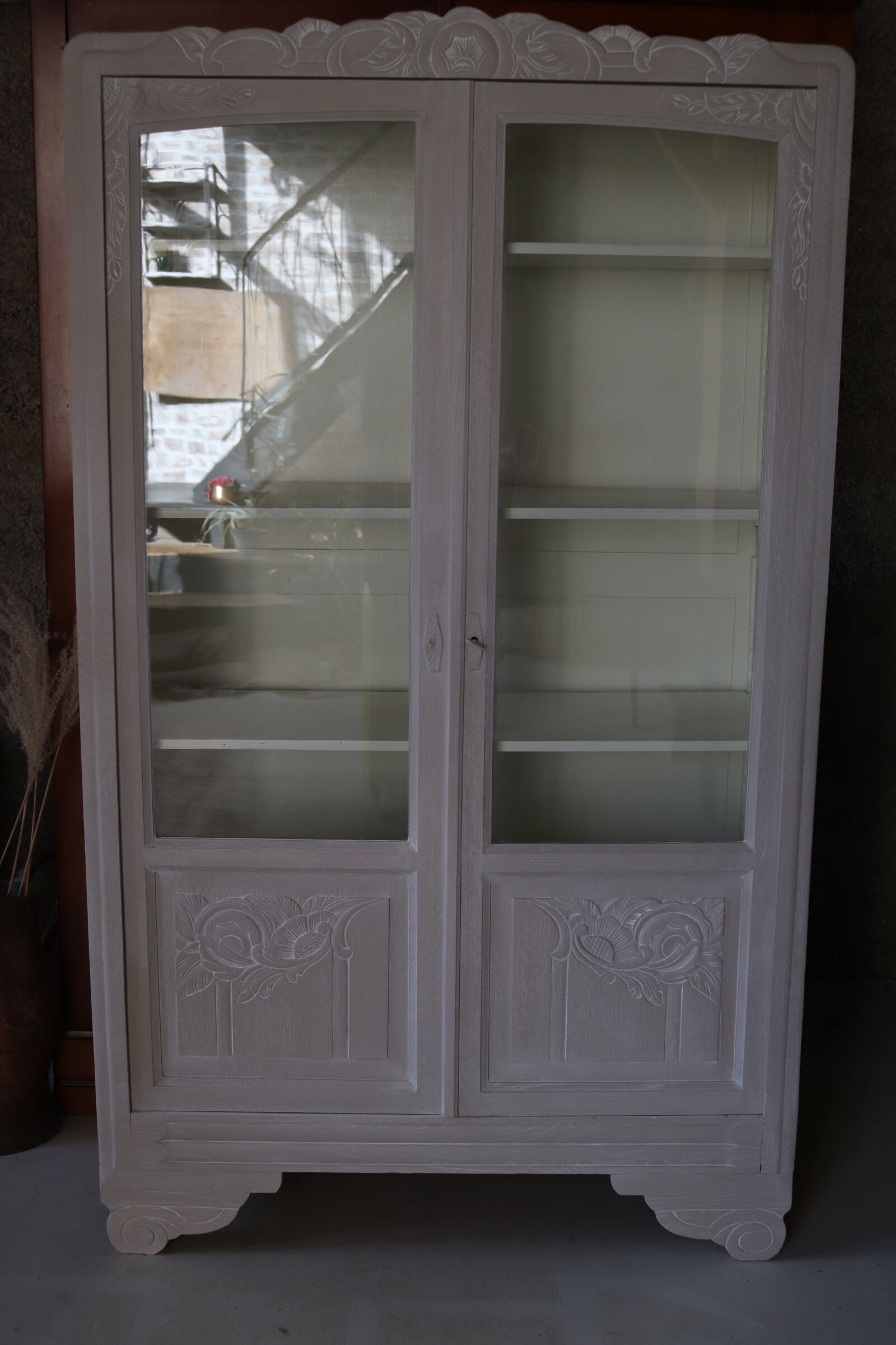 Glass library restyled linen cerusé