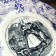 Old talking plate. Opaque from Sarreguemines. 19th century. Violet, black and white. Militaria. Love