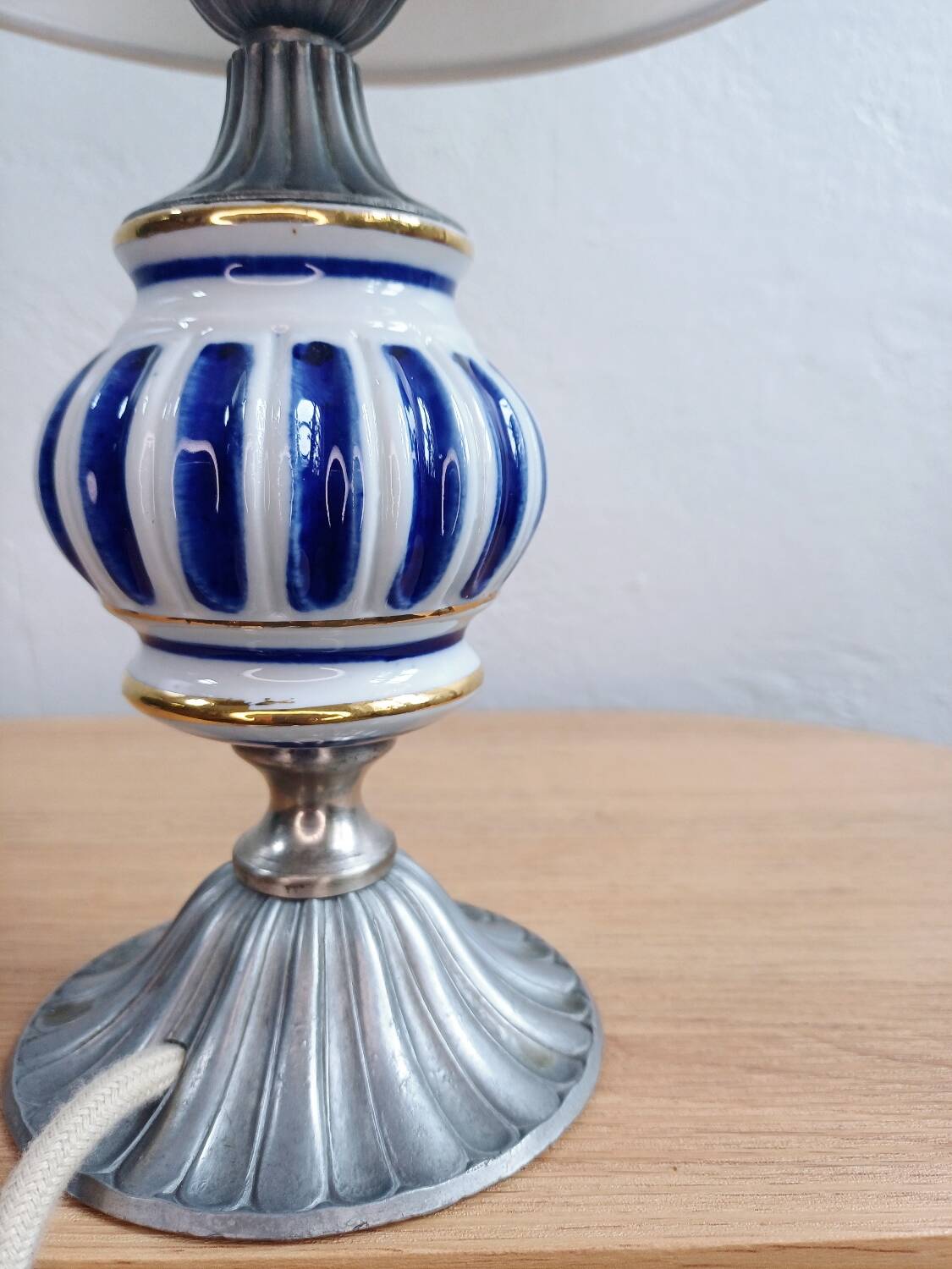 Pair of French Vintage Nightstand Lamps – Hand-Painted Porcelain & Pewter