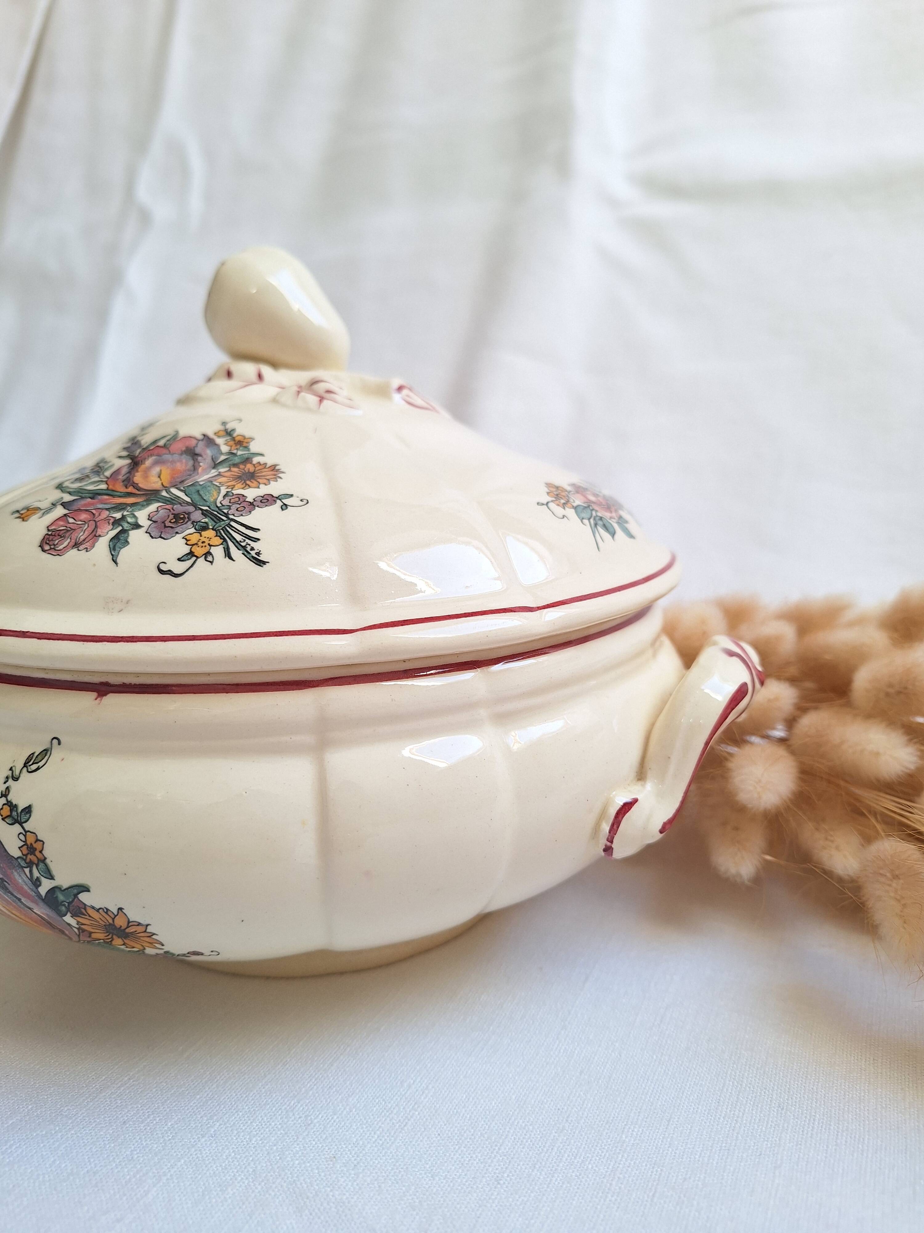 Soup tureen / Vegetable dish Digoin Sarreguemines Model Lorraine