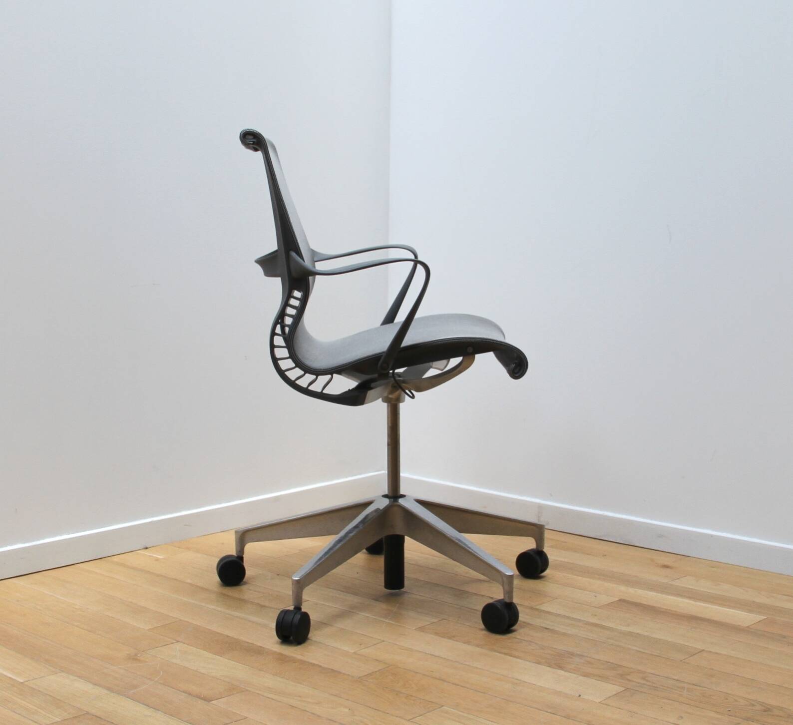 Set of 6 SETU office chairs, Herman Miller